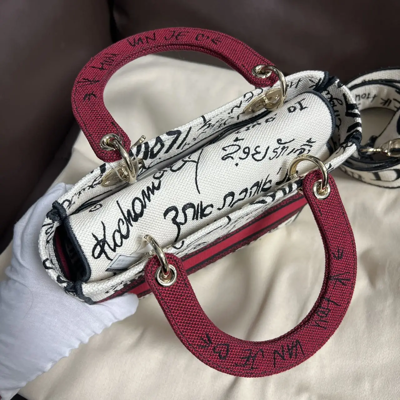 DIOR Medium Lady D-Lite Bag Red/White Embroidered Canvas with Heart DIOR Medium Lady D-Lite Bag Red/White Embroidered Canvas with Heart