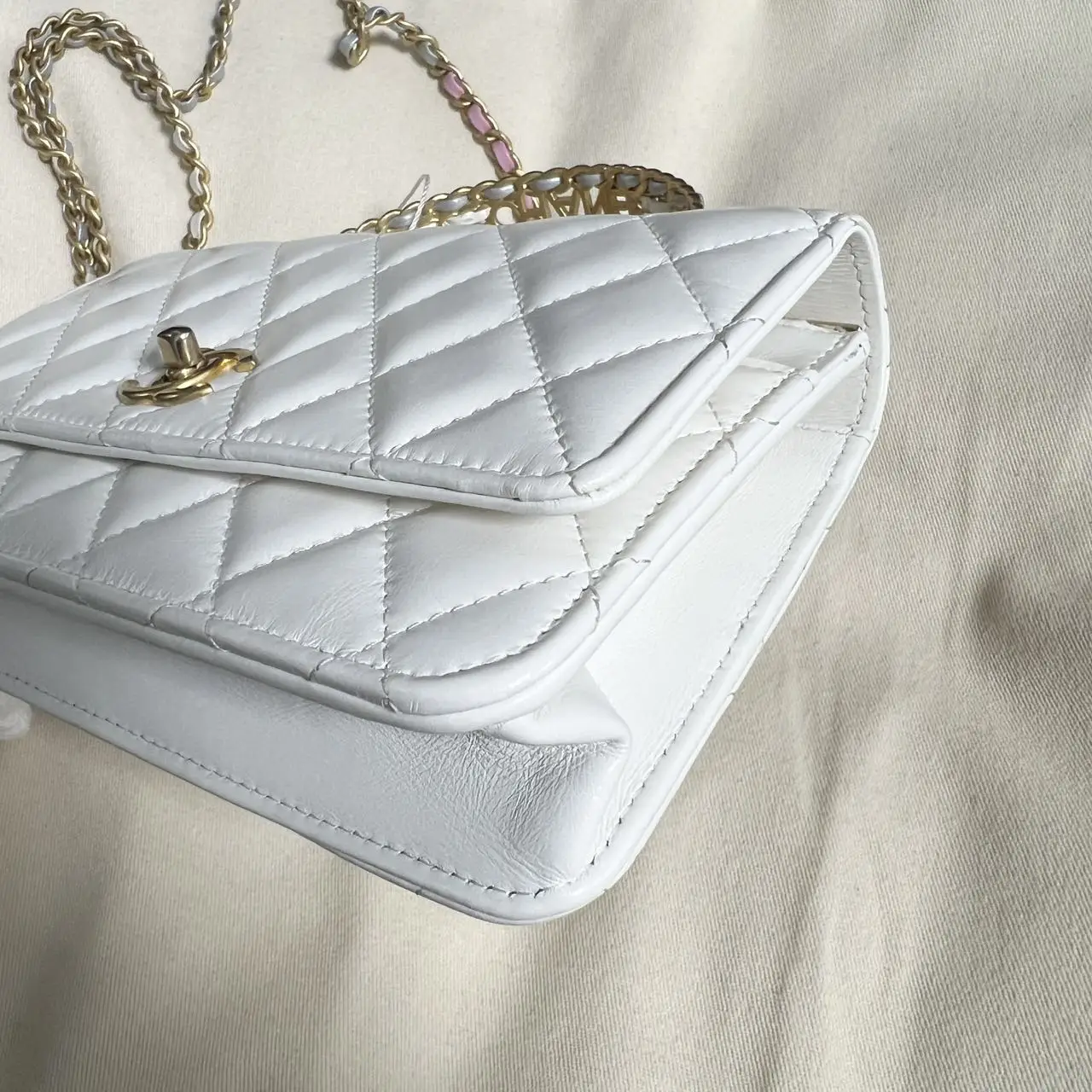 CHANE Classic Wallet On Chain in White Lambskin CHANE Classic Wallet On Chain in White Lambskin