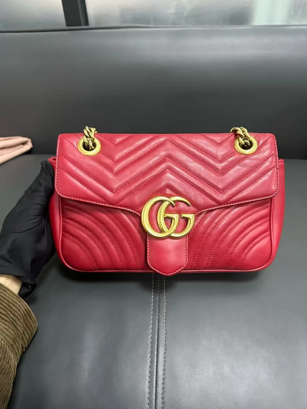 GUCCI GG Marmont Medium Shoulder Bag GUCCI GG Marmont Medium Shoulder Bag