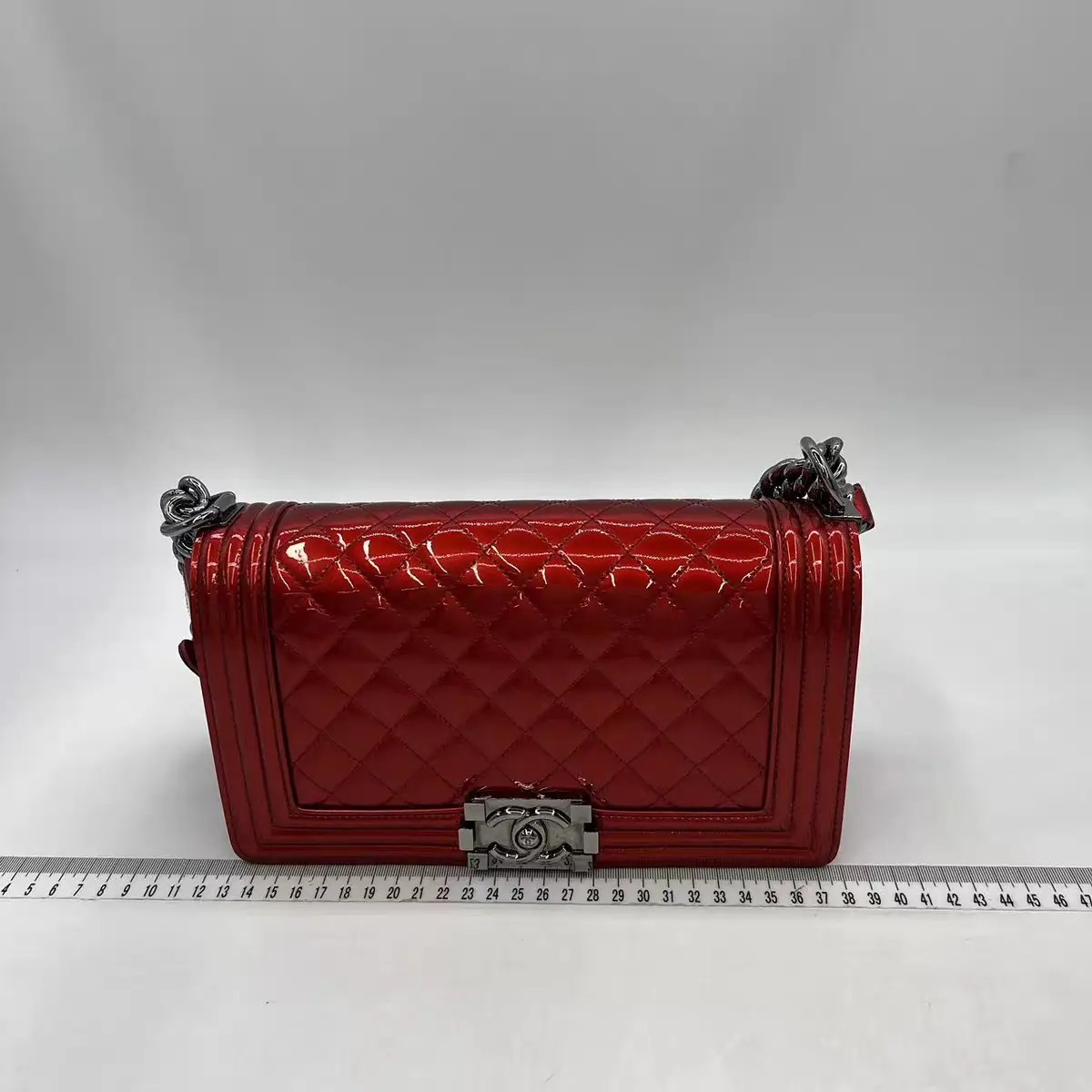 CHANEL Medium Boy Bag Red Patent Leather CHANEL Medium Boy Bag Red Patent Leather