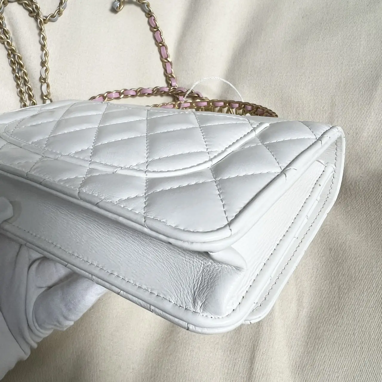 CHANE Classic Wallet On Chain in White Lambskin CHANE Classic Wallet On Chain in White Lambskin
