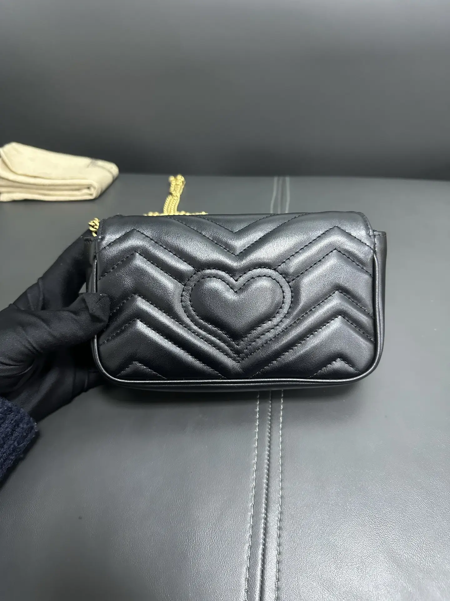 GUCCI GG Marmont Mini Bag black with gold-tone hardware GUCCI GG Marmont Mini Bag black with gold-tone hardware