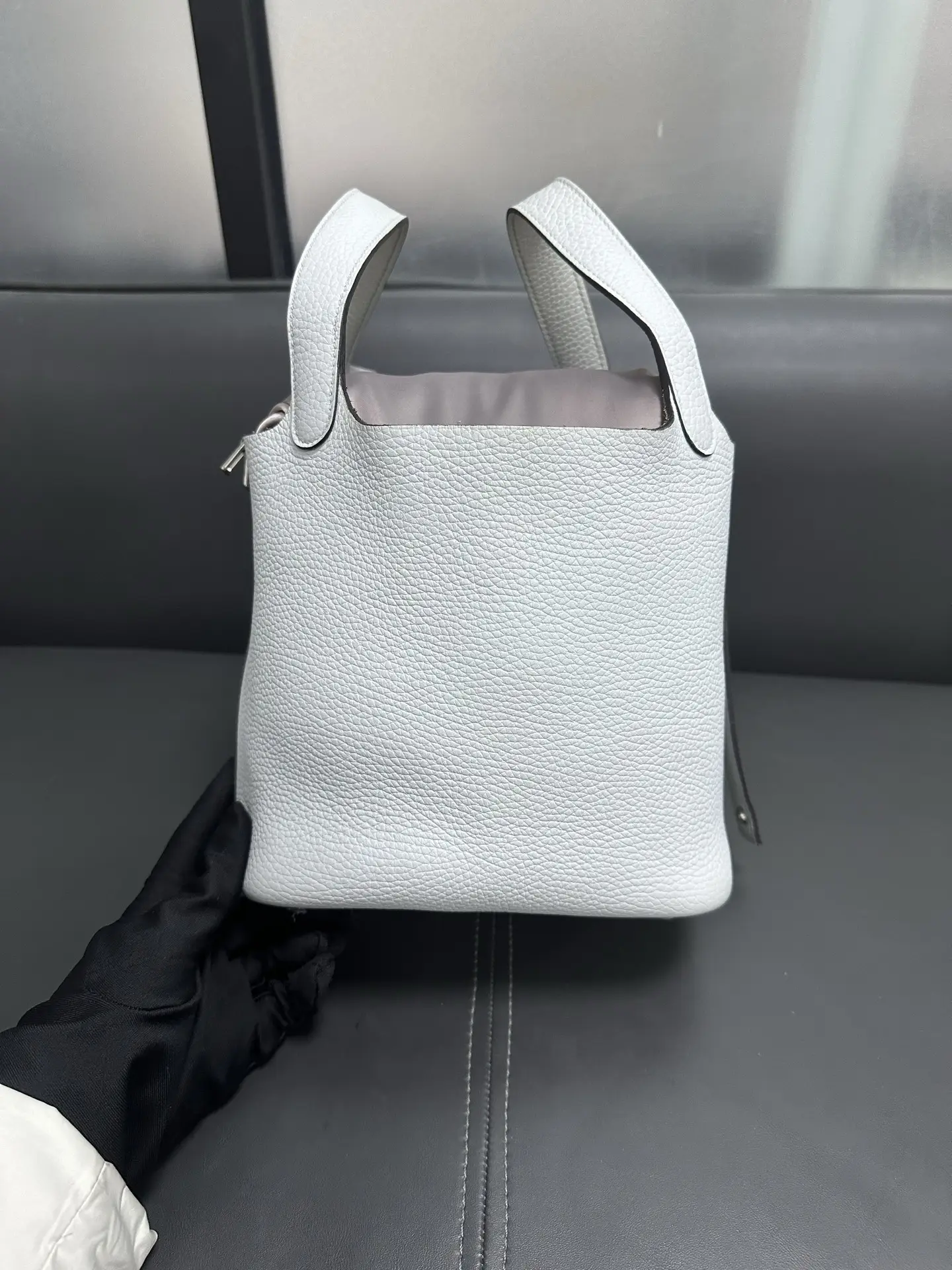 HERMÈS Pocotin 18 Eclat Bag HERMÈS Pocotin 18 Eclat Bag