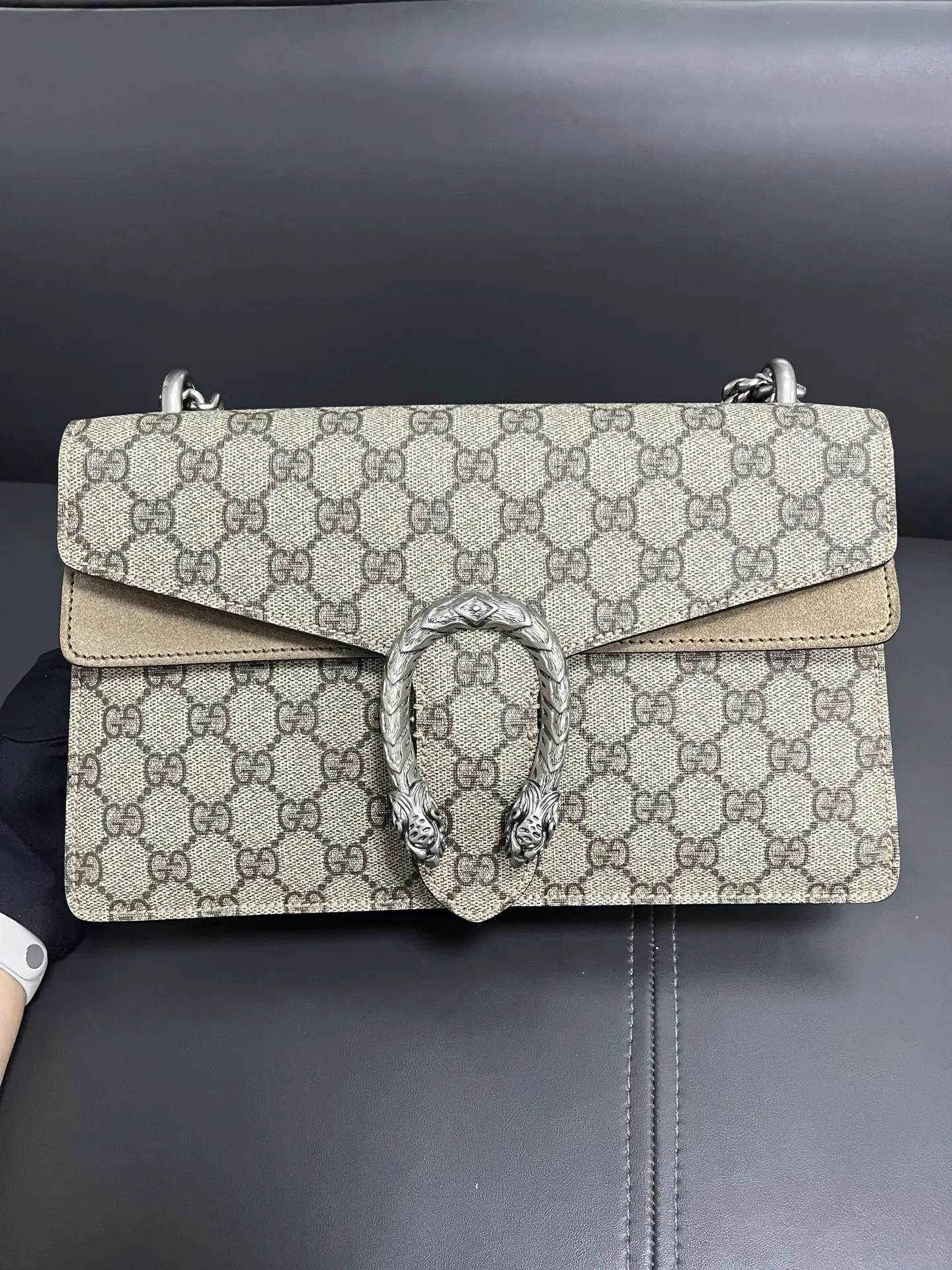 GUCCI Dionysus GG Supreme Blooms Shoulder Bag GUCCI Dionysus GG Supreme Blooms Shoulder Bag