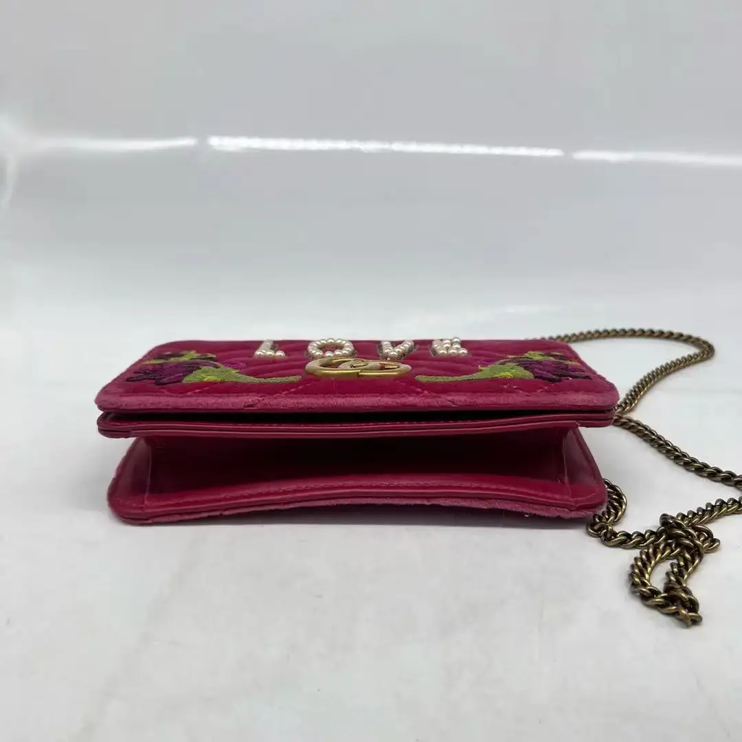 GUCCI GG Marmont Pink Crossbody Bag GUCCI GG Marmont Pink Crossbody Bag