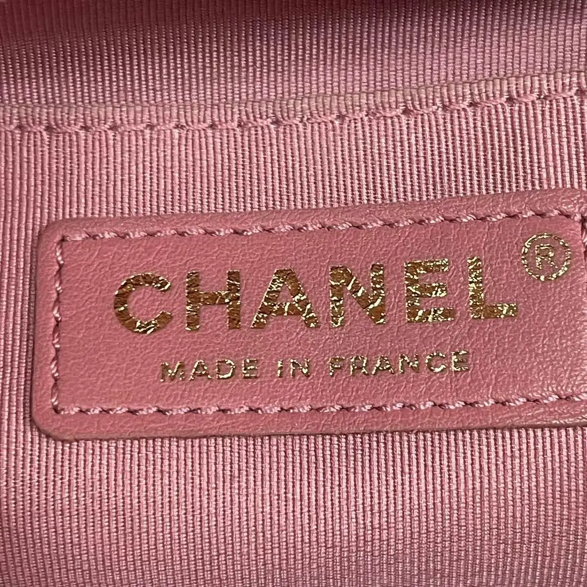 CHANEL Small Chevron Classic Flap Bag Pink Leather CHANEL Small Chevron Classic Flap Bag Pink Leather
