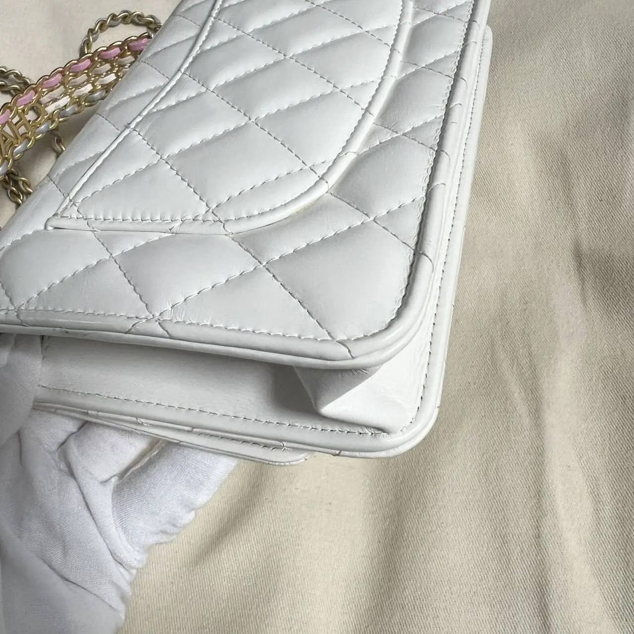 CHANE Classic Wallet On Chain in White Lambskin CHANE Classic Wallet On Chain in White Lambskin