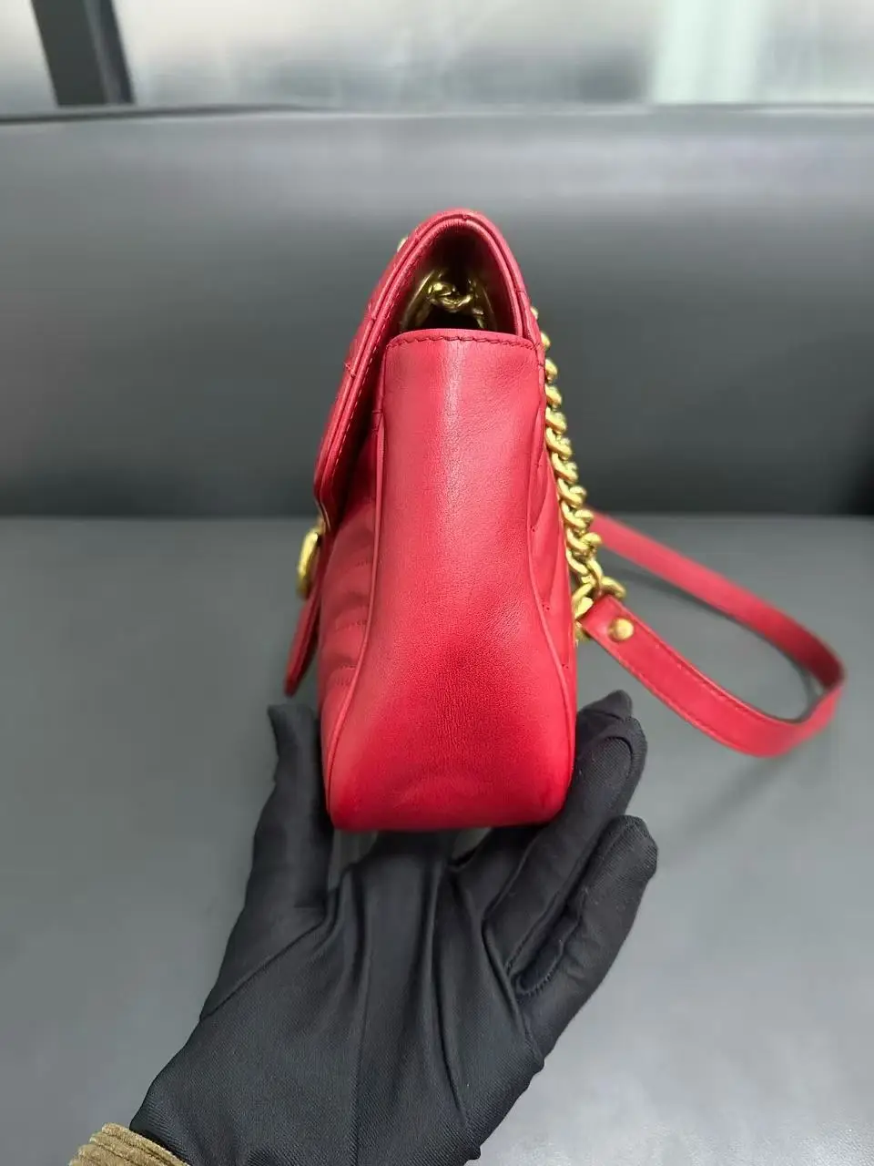 GUCCI GG Marmont Medium Shoulder Bag GUCCI GG Marmont Medium Shoulder Bag