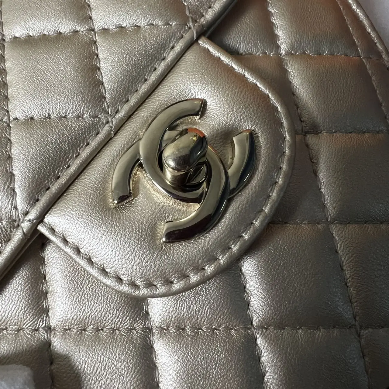 CHANEL Heart Bag Metallic Lambskin Quilted CC CHANEL Heart Bag Metallic Lambskin Quilted CC
