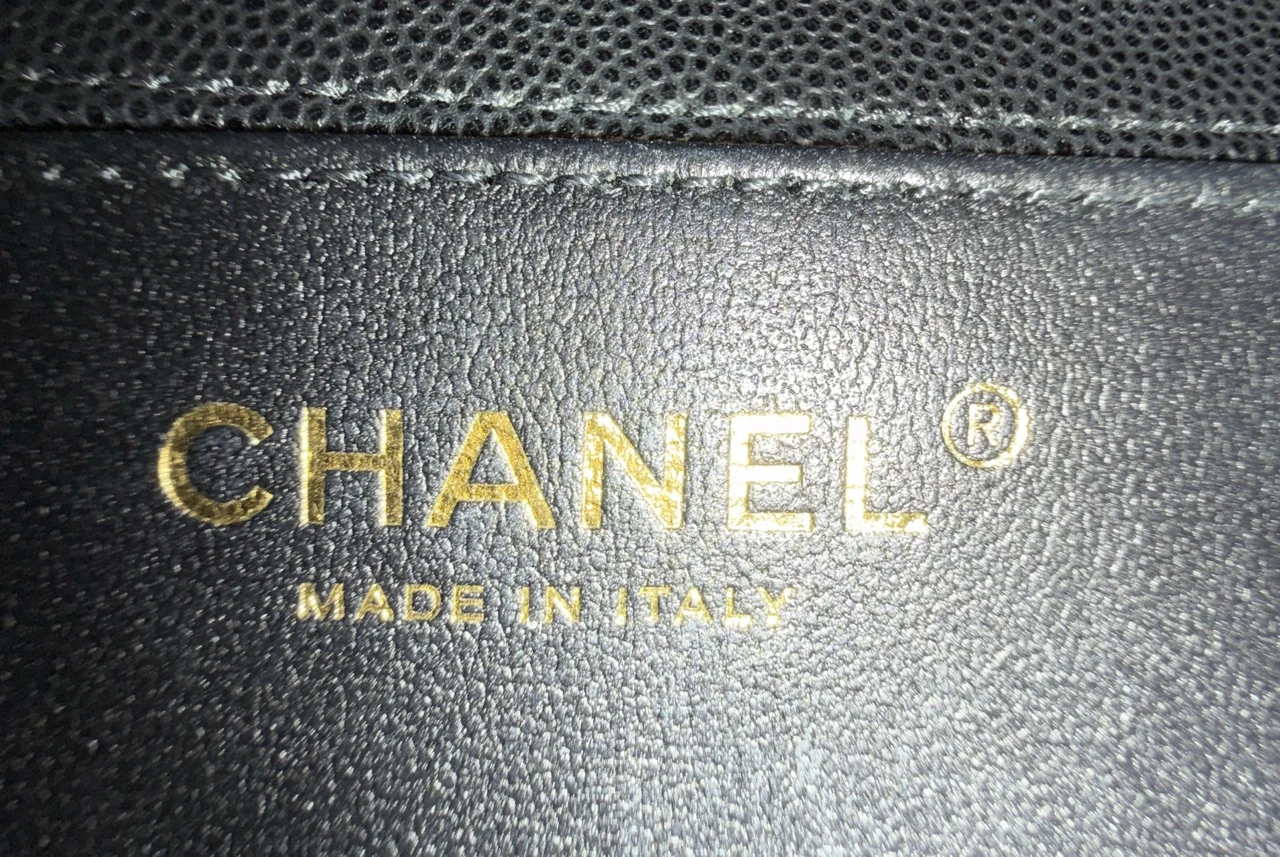 CHANEL Medium Boy Bag Black Quilted Calfskin CHANEL Medium Boy Bag Black Quilted Calfskin