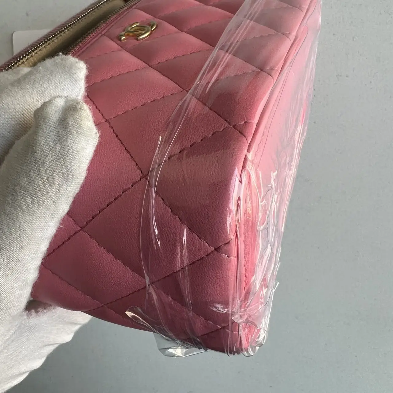 CHANEL Mini Vanity Case Pink Quilted Leather CHANEL Mini Vanity Case Pink Quilted Leather