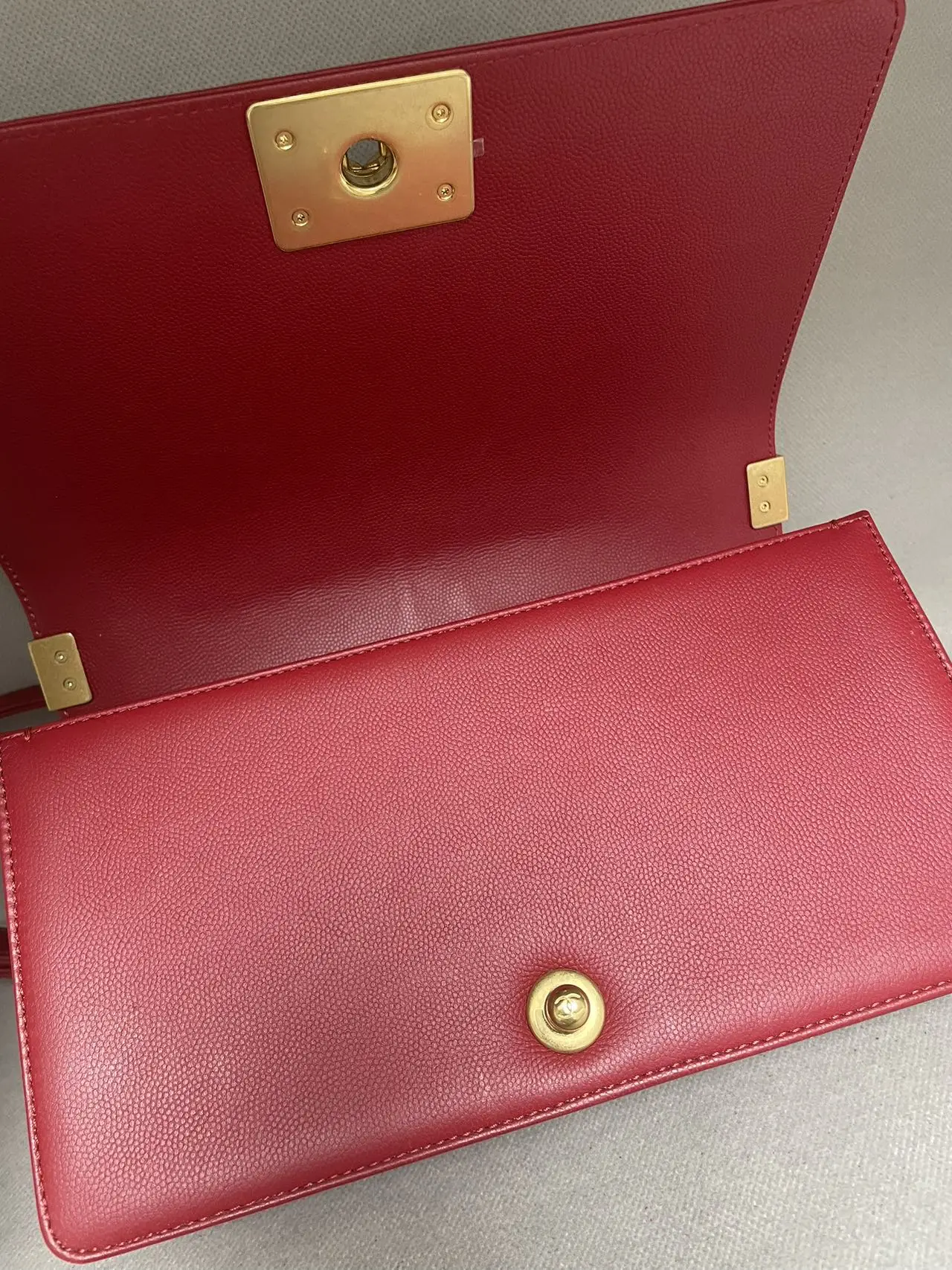 CHANEL Medium Boy Bag Red Quilted Calfskin CHANEL Medium Boy Bag Red Quilted Calfskin