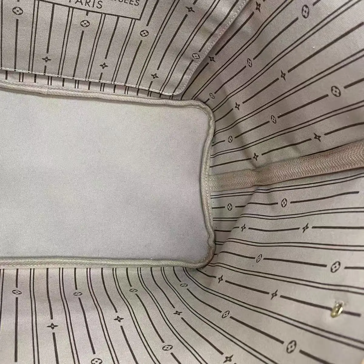 LOUIS VUITTON Neverfull GM Tote Brown Monogram LOUIS VUITTON Neverfull GM Tote Brown Monogram