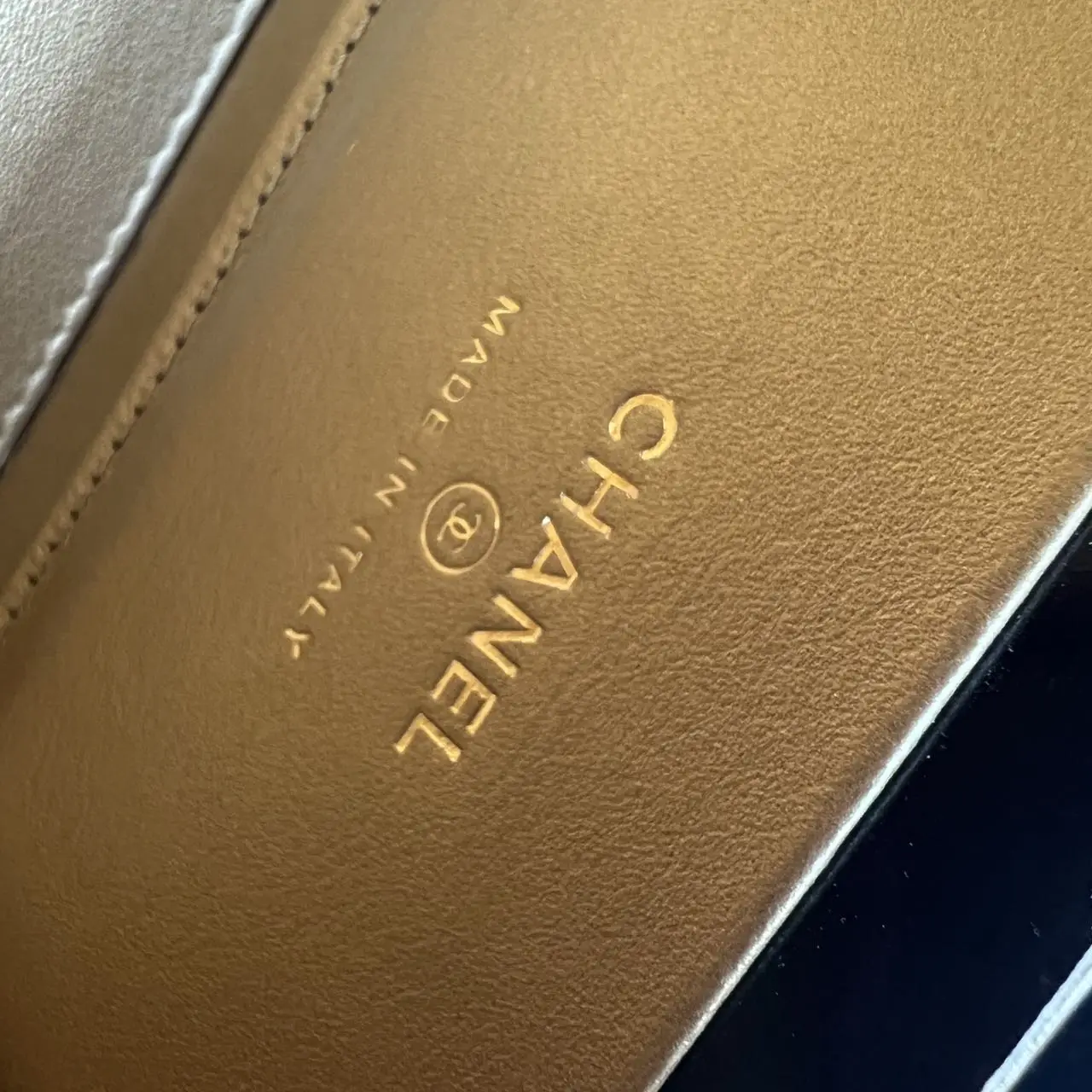 CHANEL Mini Vanity Case Pink Quilted Leather CHANEL Mini Vanity Case Pink Quilted Leather