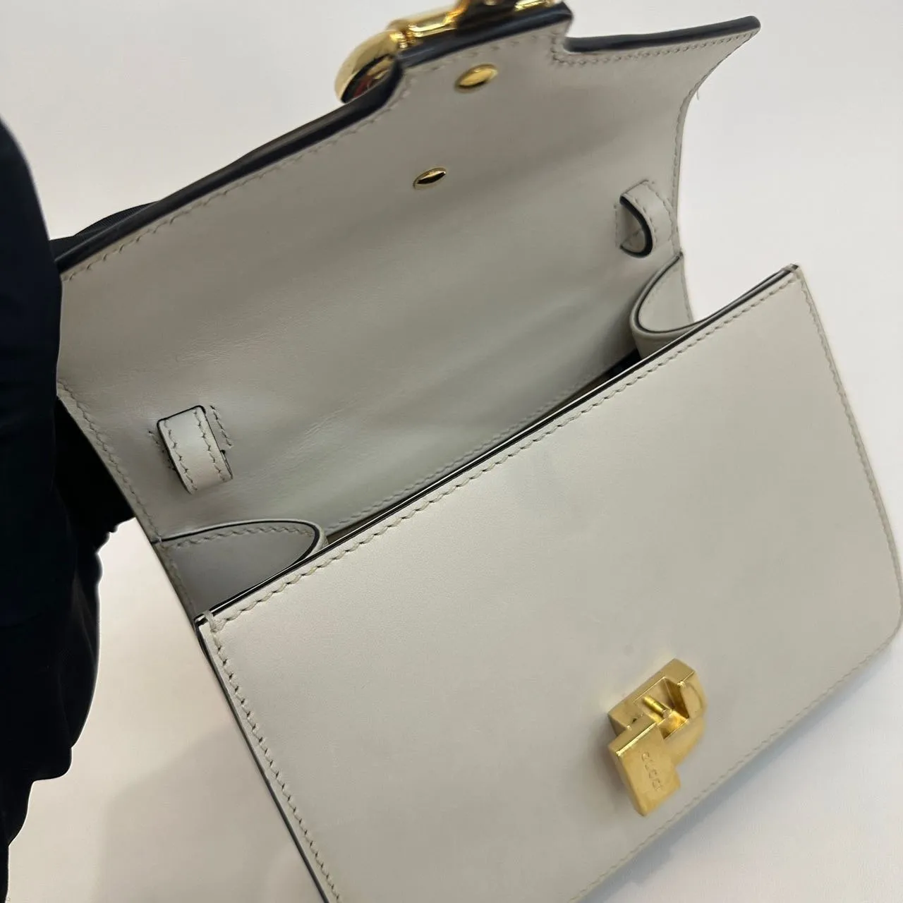 GUCCI Sylvie Mini Top Handle White Leather Handbag GUCCI Sylvie Mini Top Handle White Leather Handbag