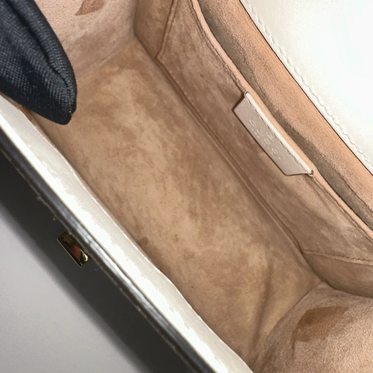 GUCCI Sylvie Mini Top Handle White Leather Handbag GUCCI Sylvie Mini Top Handle White Leather Handbag