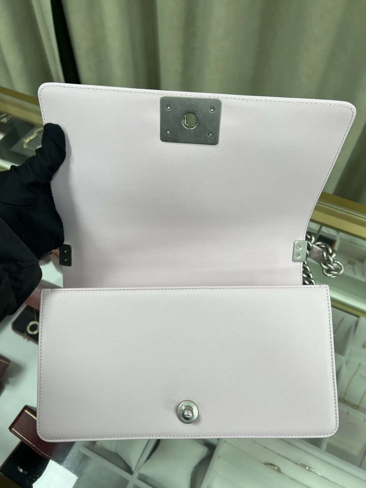 CHANEL Medium Boy Bag Pink Quilted Calfskin CHANEL Medium Boy Bag Pink Quilted Calfskin