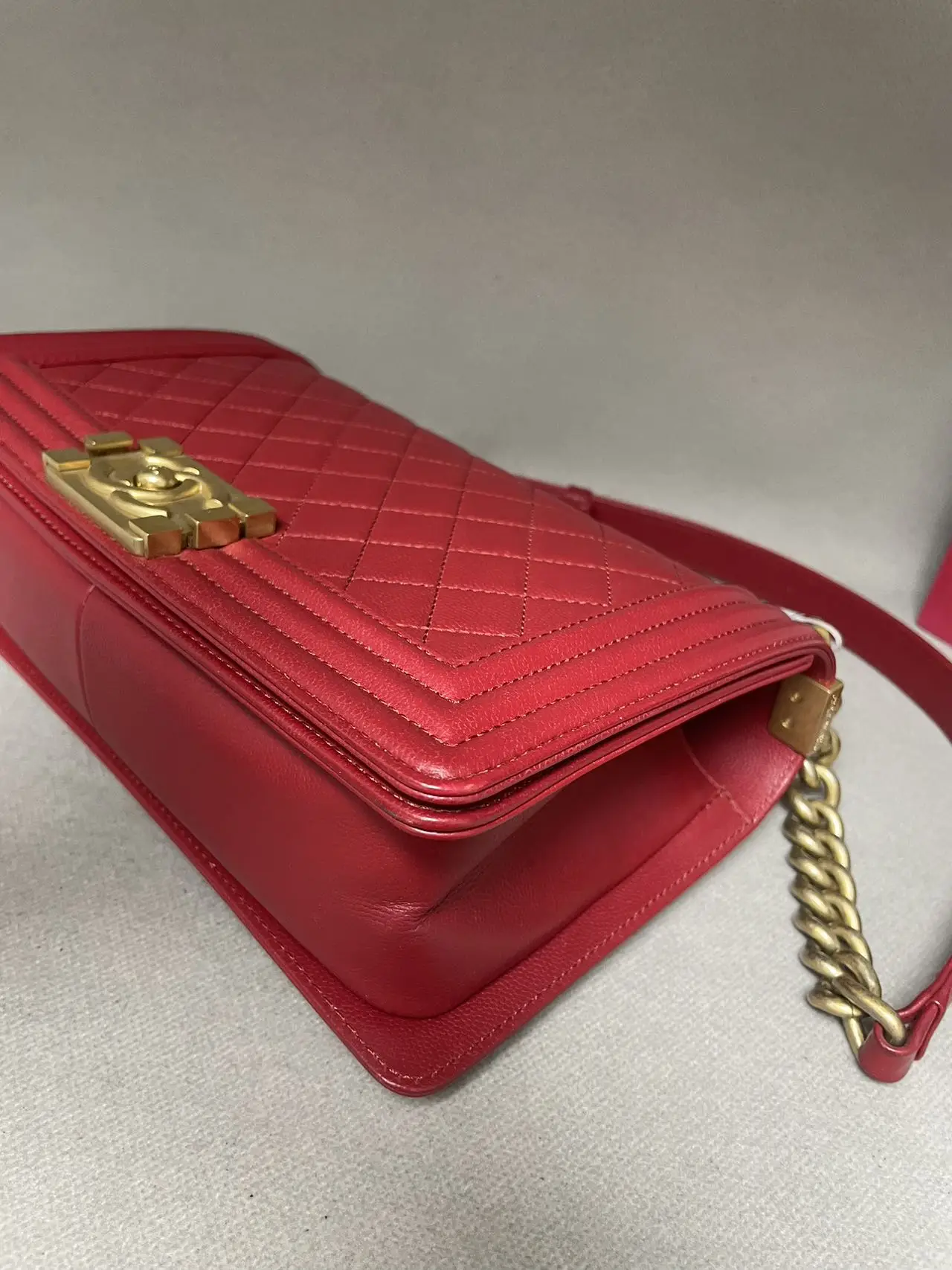 CHANEL Medium Boy Bag Red Quilted Calfskin CHANEL Medium Boy Bag Red Quilted Calfskin