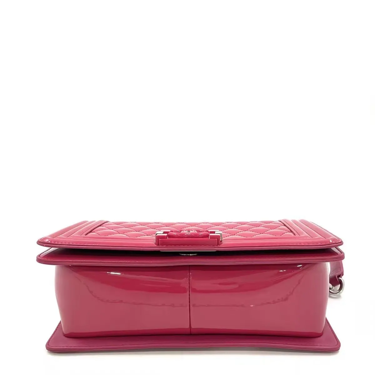 CHANEL Boy Flap Medium Pink Patent Leather Bag CHANEL Boy Flap Medium Pink Patent Leather Bag