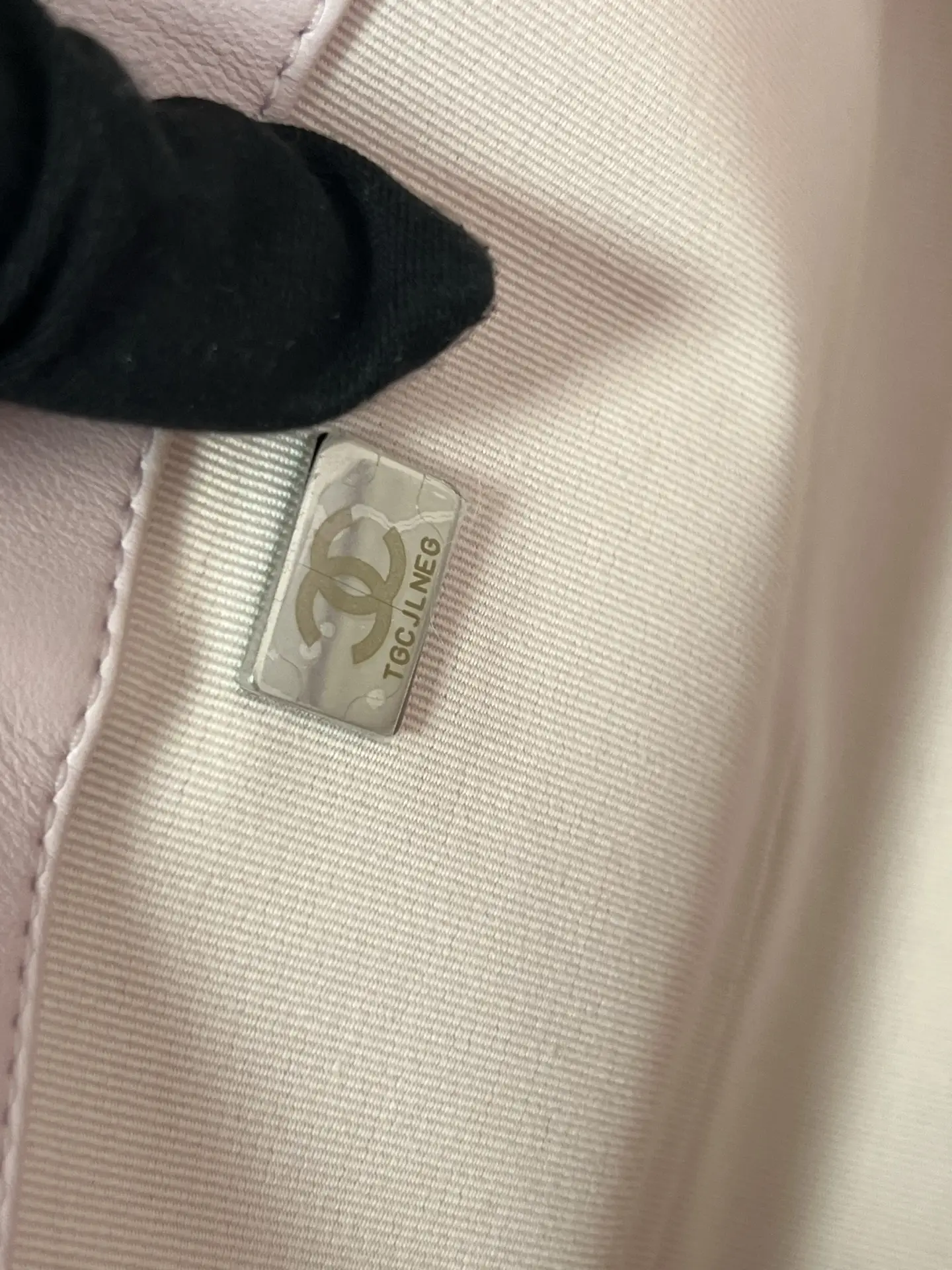 CHANEL Medium Boy Bag Pink Quilted Calfskin CHANEL Medium Boy Bag Pink Quilted Calfskin