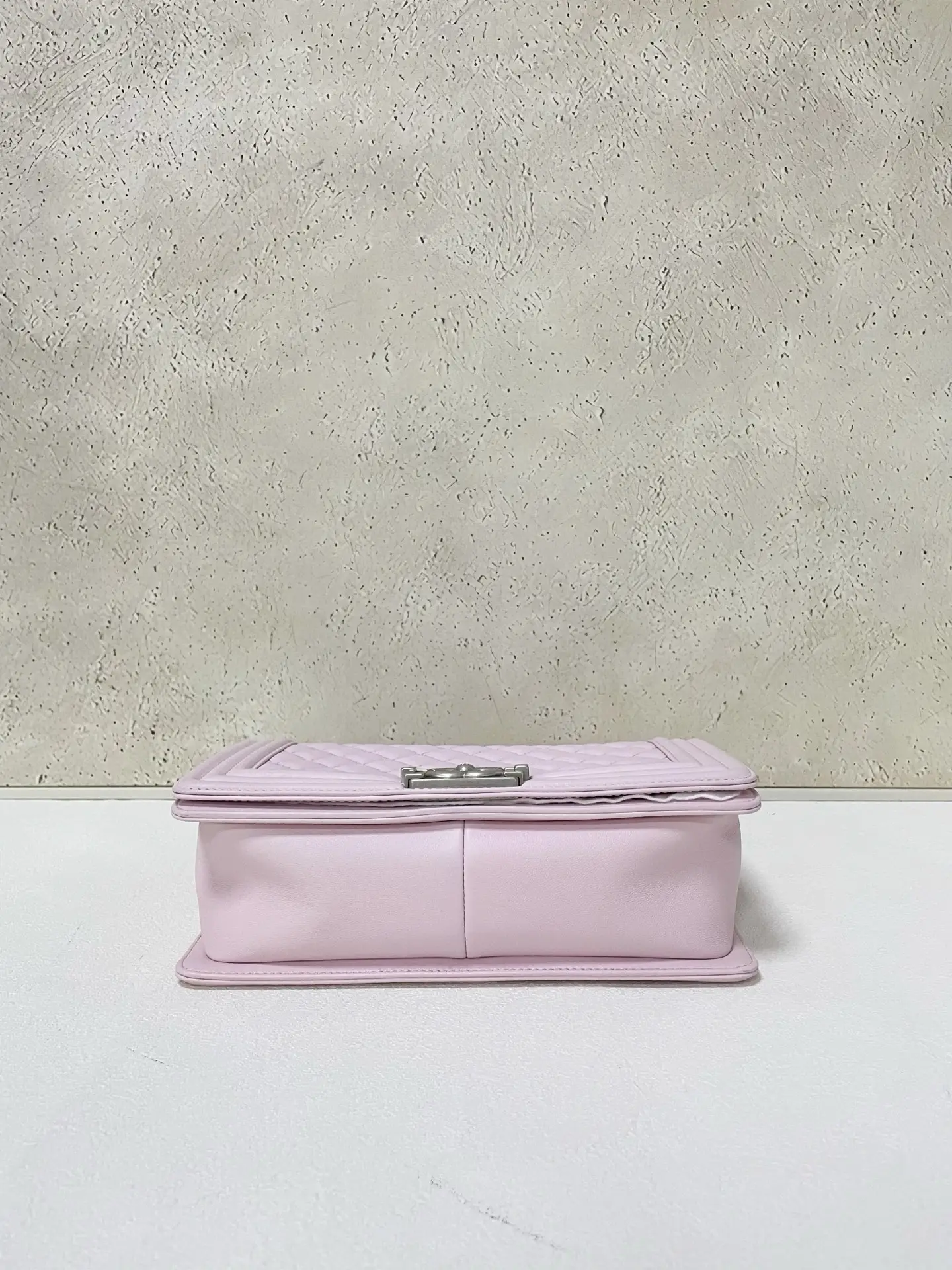 CHANEL Medium Boy Bag Pink Quilted Calfskin CHANEL Medium Boy Bag Pink Quilted Calfskin