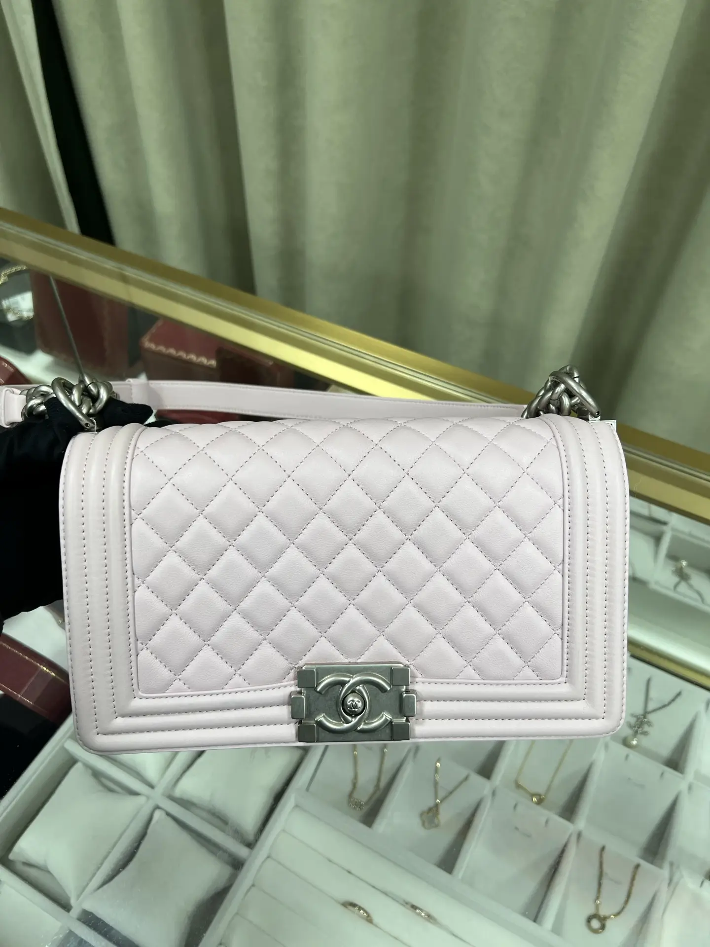 CHANEL Medium Boy Bag Pink Quilted Calfskin CHANEL Medium Boy Bag Pink Quilted Calfskin