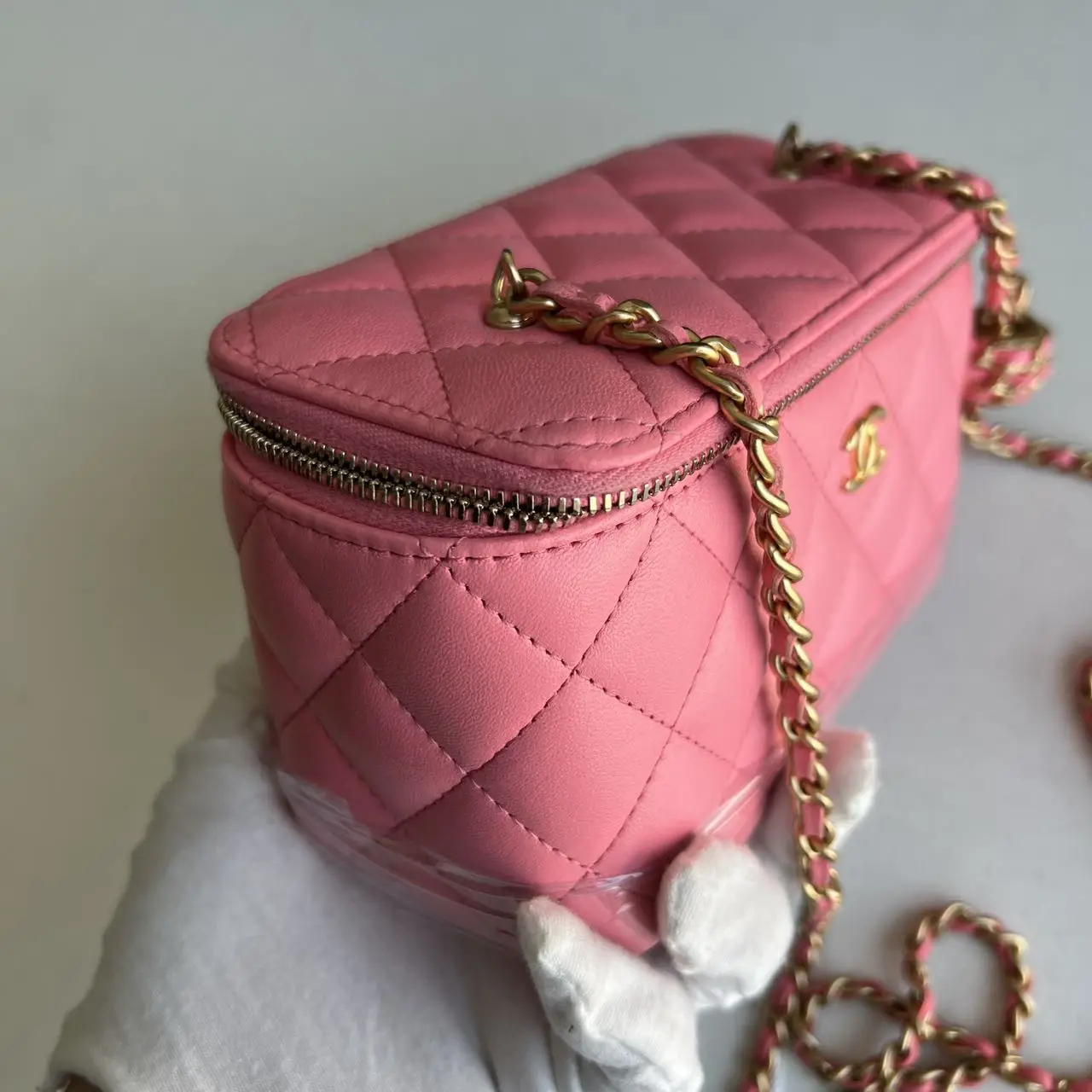 CHANEL Mini Vanity Case Pink Quilted Leather CHANEL Mini Vanity Case Pink Quilted Leather