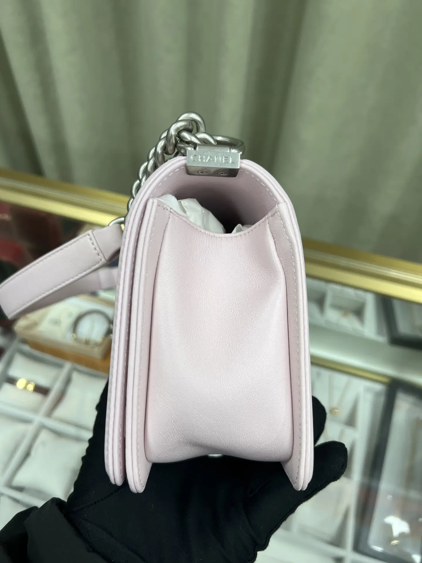 CHANEL Medium Boy Bag Pink Quilted Calfskin CHANEL Medium Boy Bag Pink Quilted Calfskin