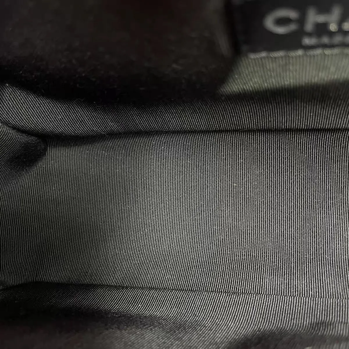 CHANEL Boy Flap Medium Pink Patent Leather Bag CHANEL Boy Flap Medium Pink Patent Leather Bag