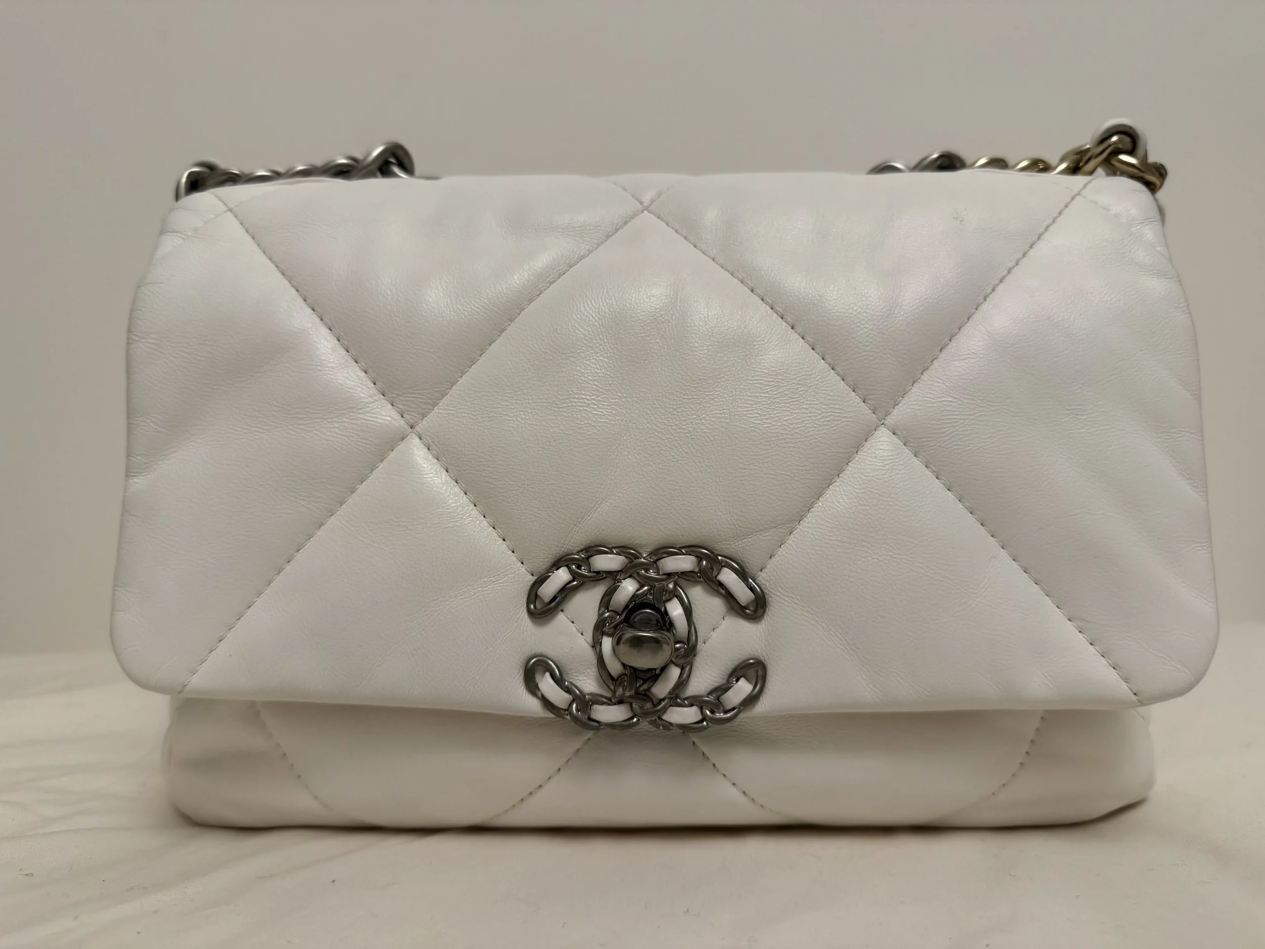 CHANEL White 19 Bag CHANEL White 19 Bag