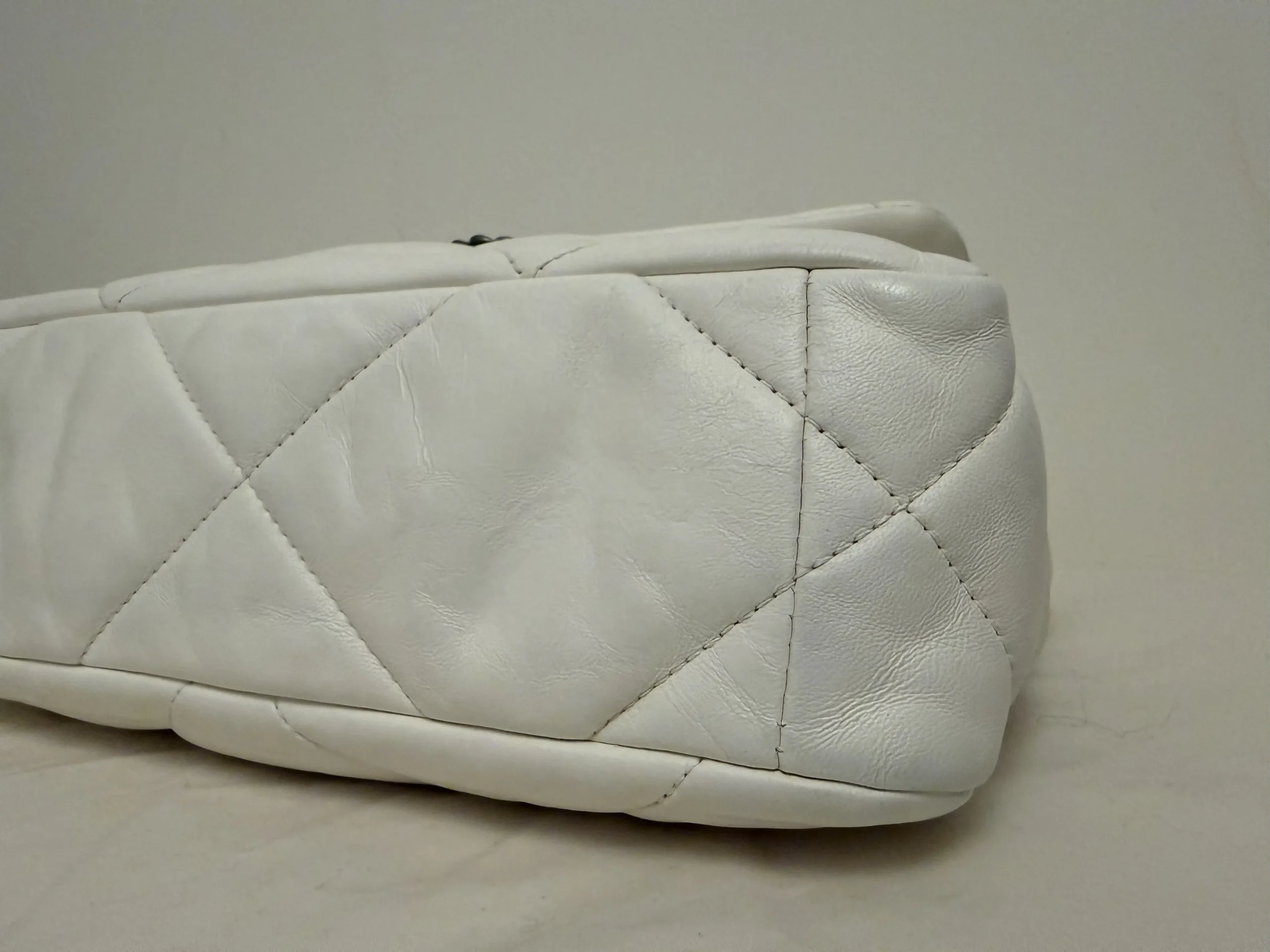 CHANEL White 19 Bag CHANEL White 19 Bag