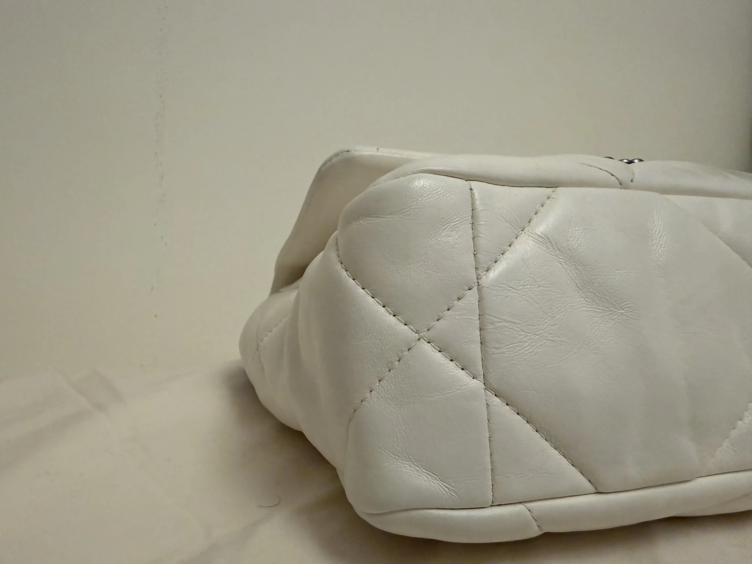 CHANEL White 19 Bag CHANEL White 19 Bag