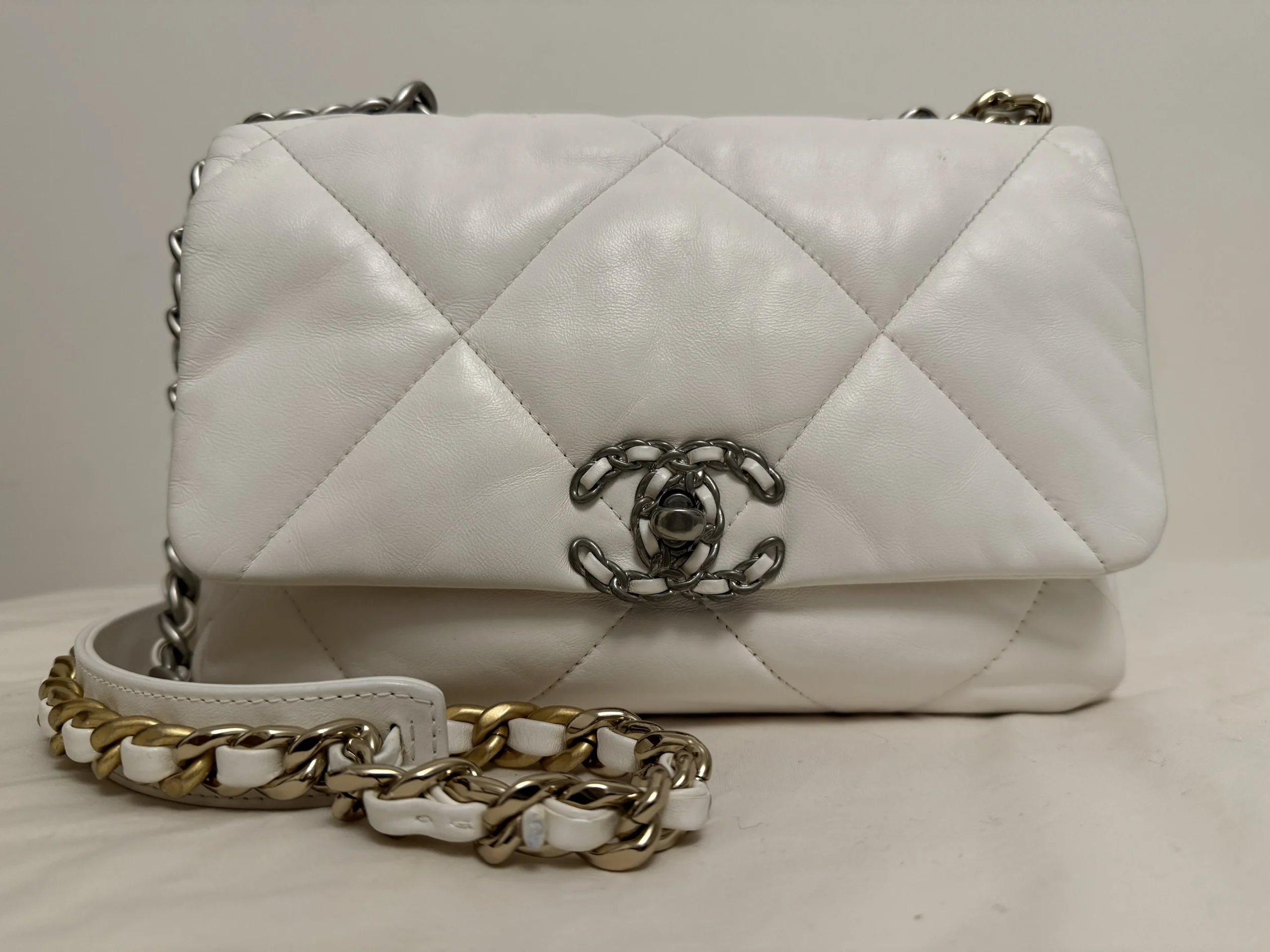 CHANEL White 19 Bag CHANEL White 19 Bag
