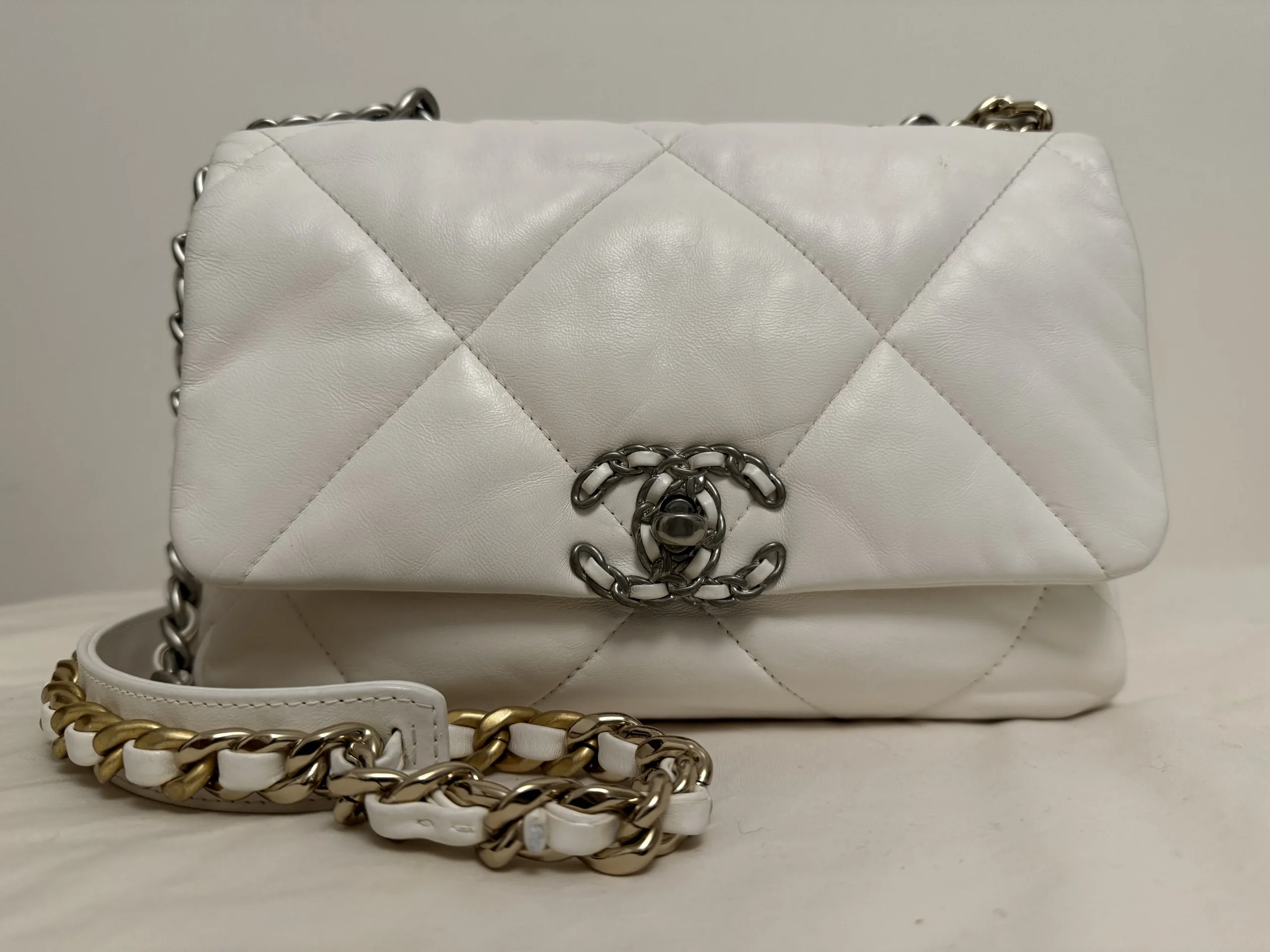 CHANEL White 19 Bag CHANEL White 19 Bag