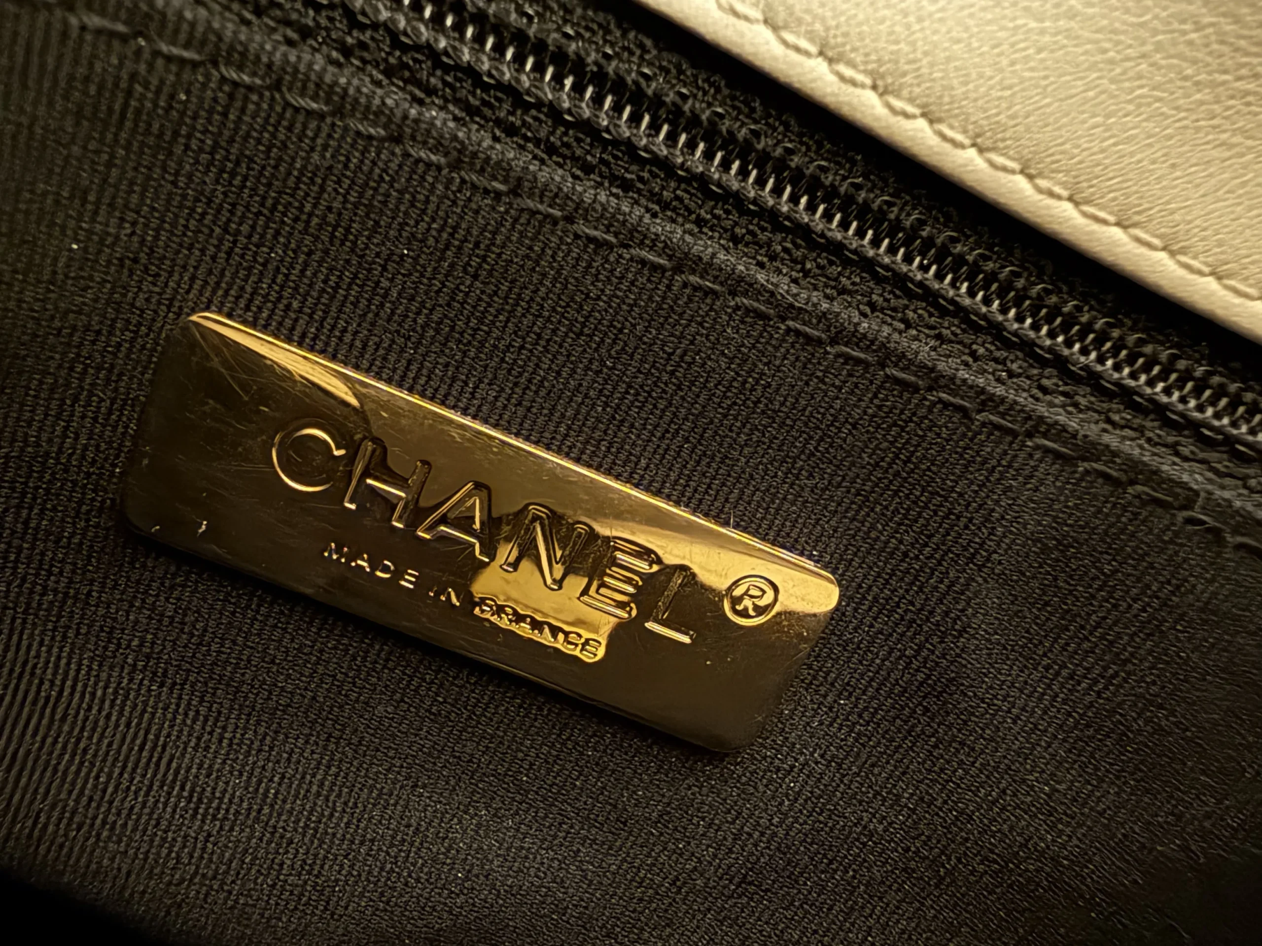 CHANEL White 19 Bag CHANEL White 19 Bag