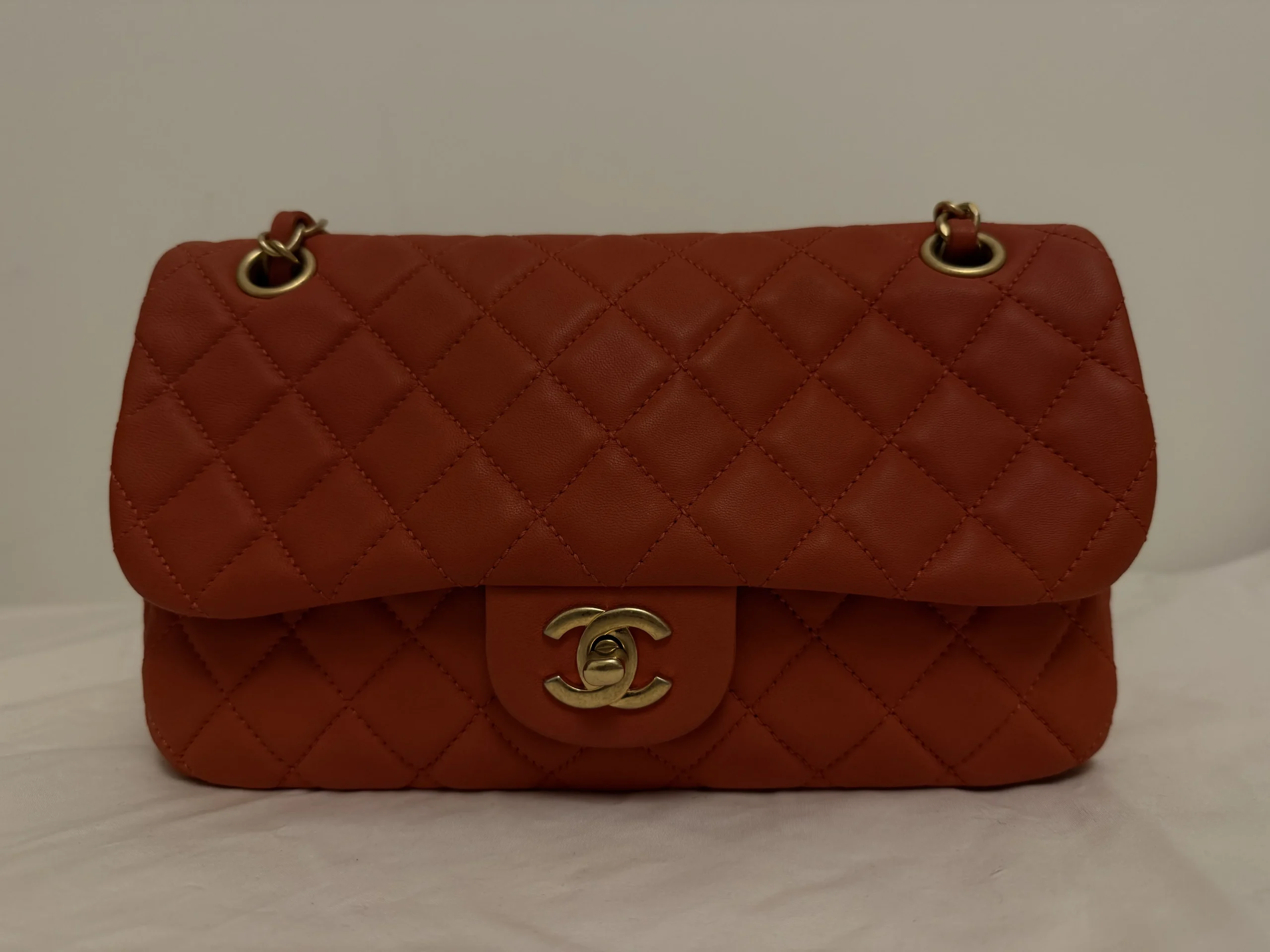 CHANEL Classic Flap Medium Red Limited Version CHANEL Classic Flap Medium Red Limited Version