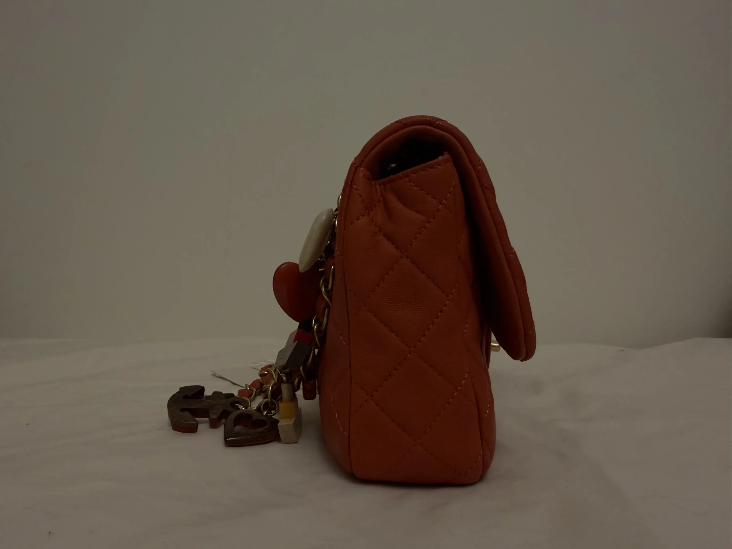 CHANEL Classic Flap Medium Red Limited Version CHANEL Classic Flap Medium Red Limited Version