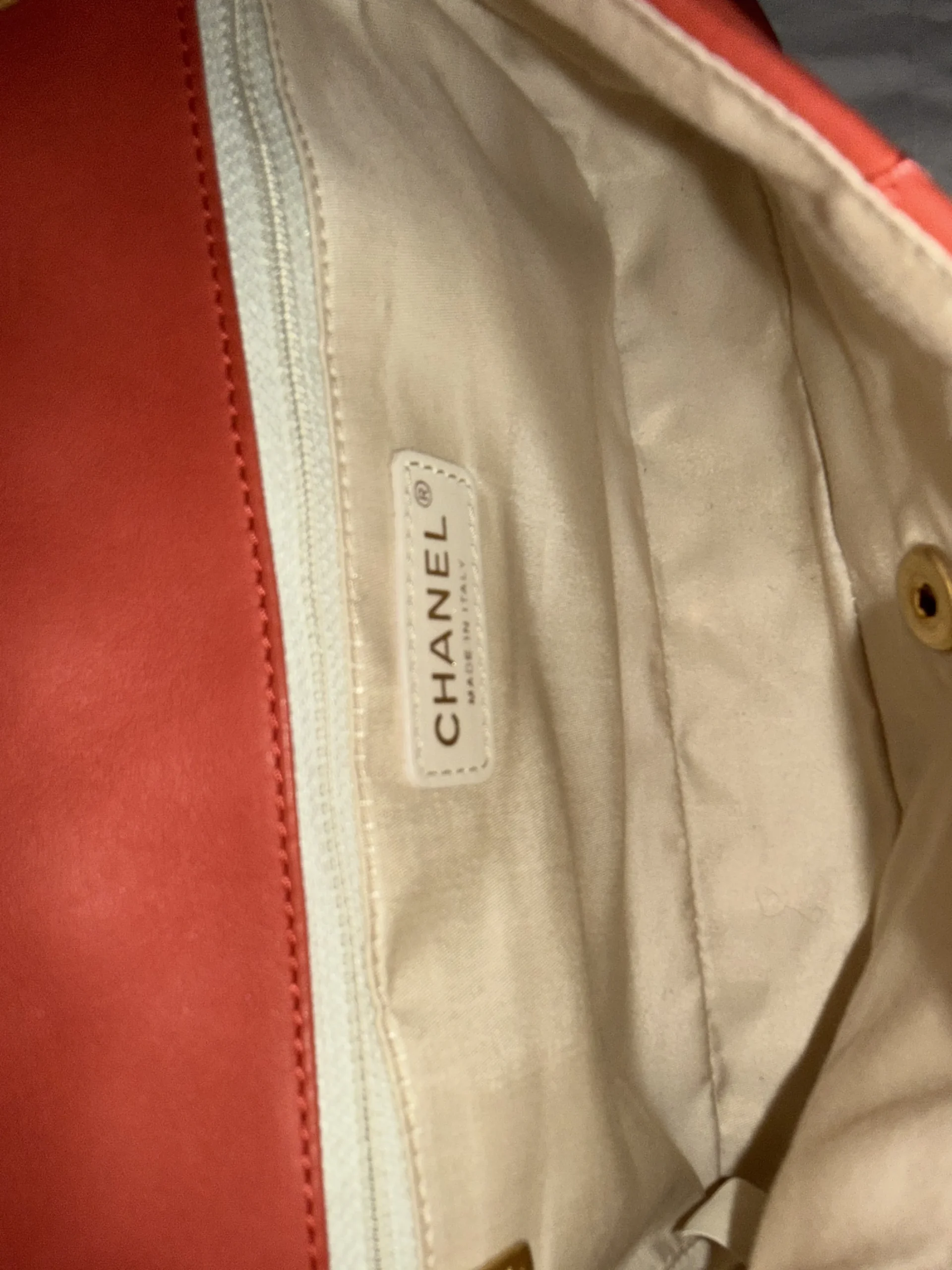 CHANEL Classic Flap Medium Red Limited Version CHANEL Classic Flap Medium Red Limited Version