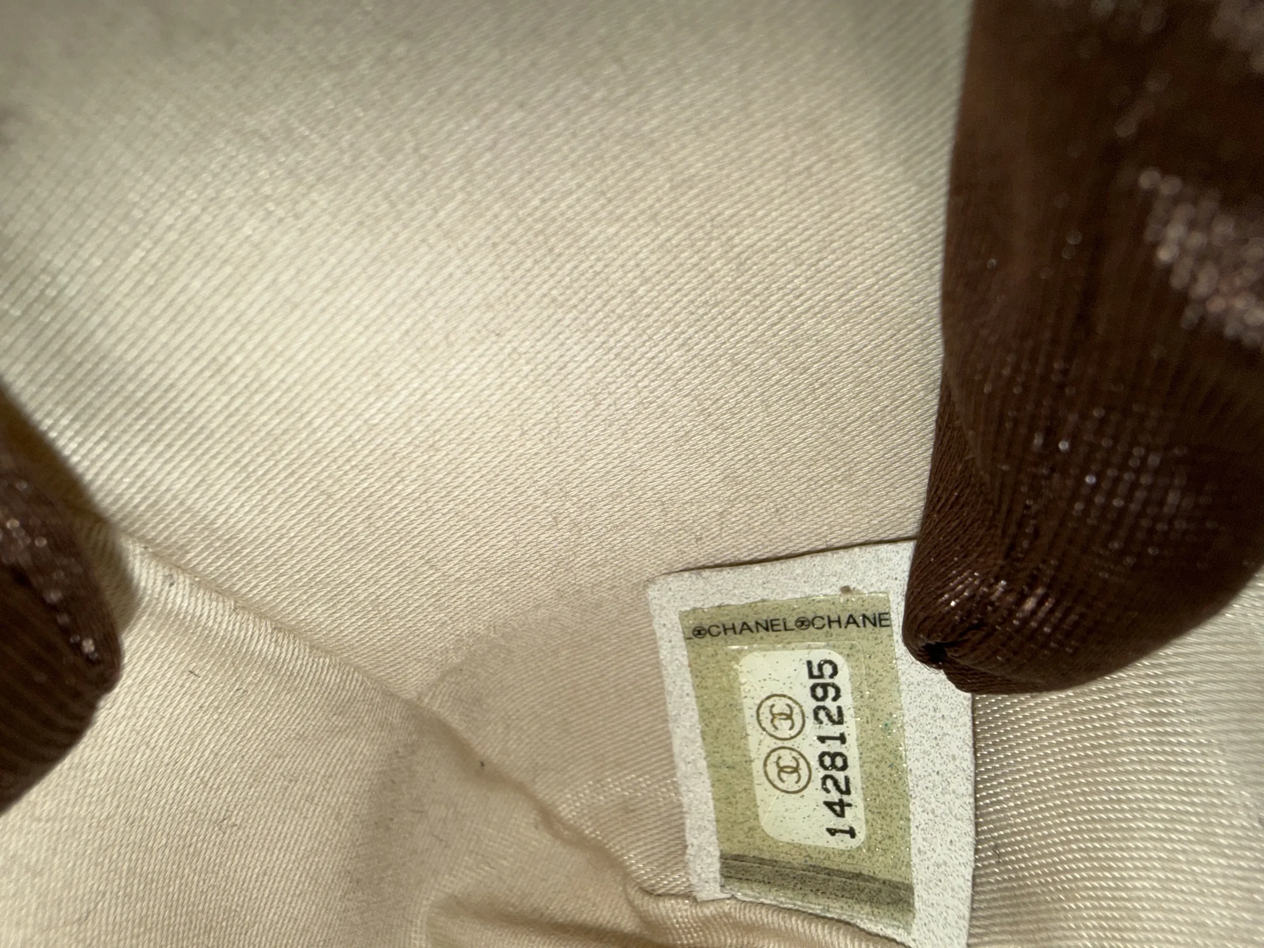 CHANEL Classic Flap Medium Red Limited Version CHANEL Classic Flap Medium Red Limited Version