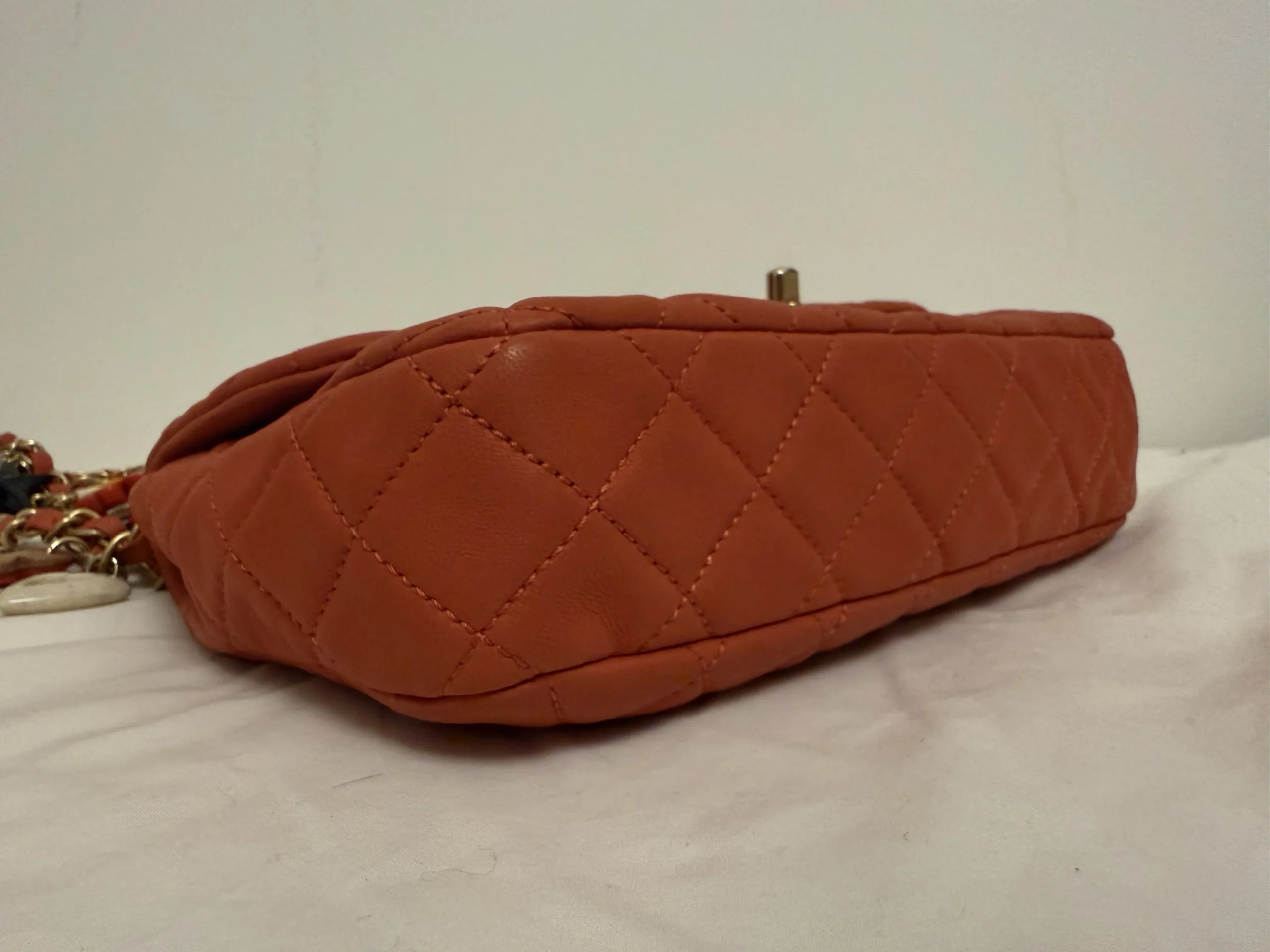 CHANEL Classic Flap Medium Red Limited Version CHANEL Classic Flap Medium Red Limited Version