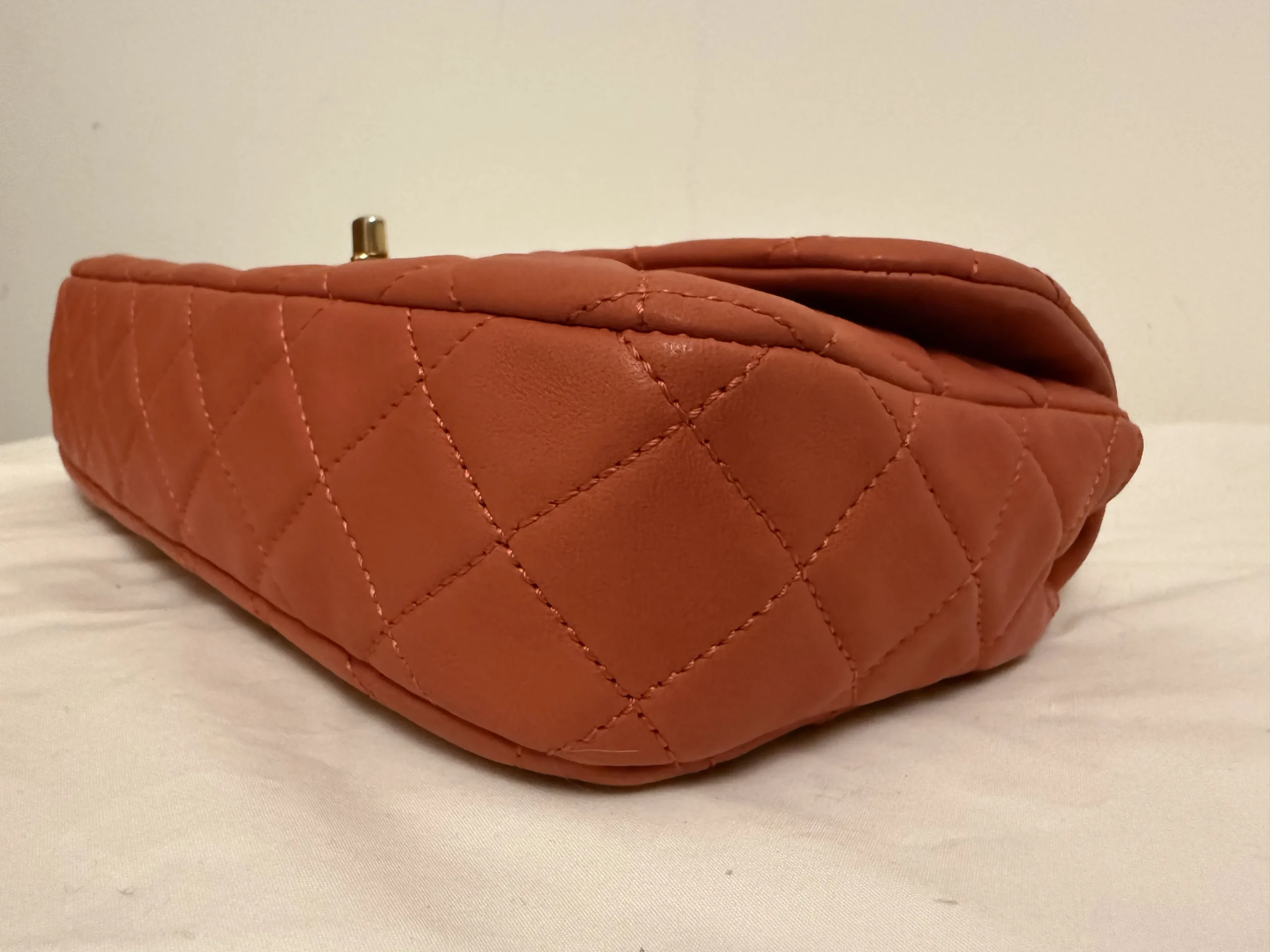 CHANEL Classic Flap Medium Red Limited Version CHANEL Classic Flap Medium Red Limited Version