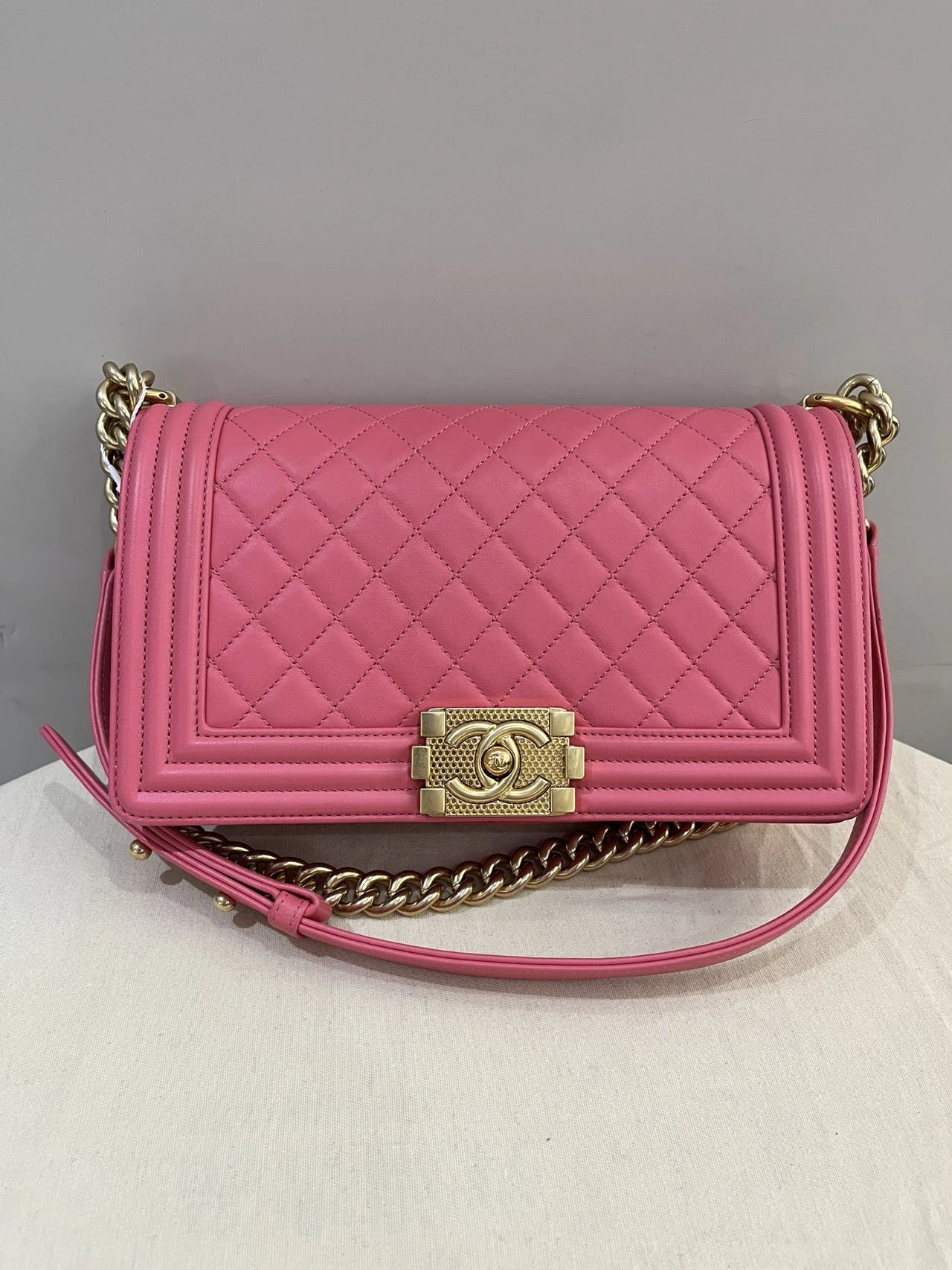 CHANEL Medium Boy Bag Pink Quilted Lambskin Leather CHANEL Medium Boy Bag Pink Quilted Lambskin Leather
