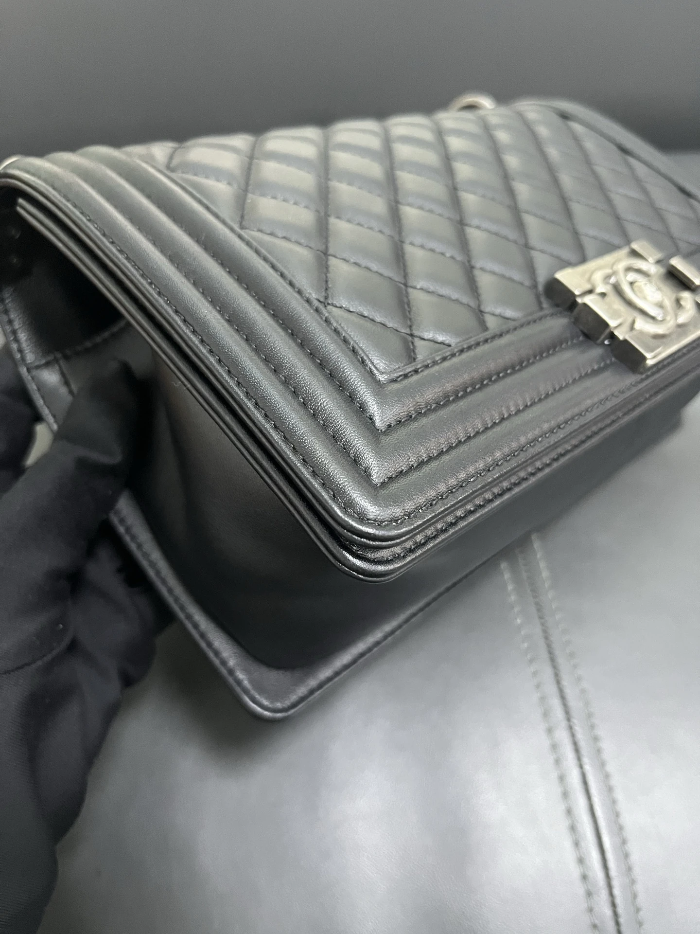 CHANEL Medium Boy Bag Black Calfskin Quilted Leather Silver-Tone Hardware CHANEL Medium Boy Bag Black Calfskin Quilted Leather Silver-Tone Hardware