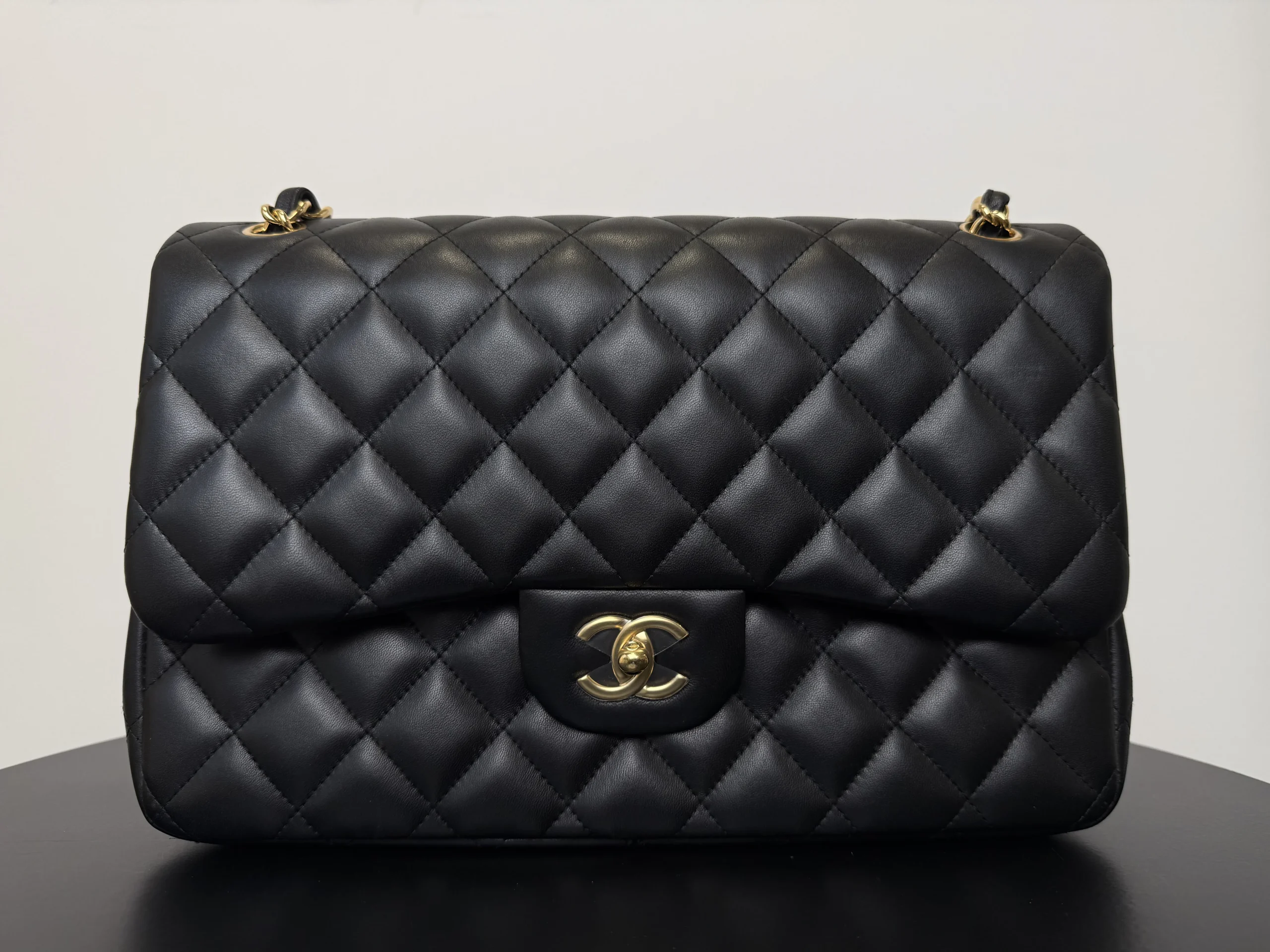 CHANEL Jumbo Classic Flap Bag CHANEL Jumbo Classic Flap Bag