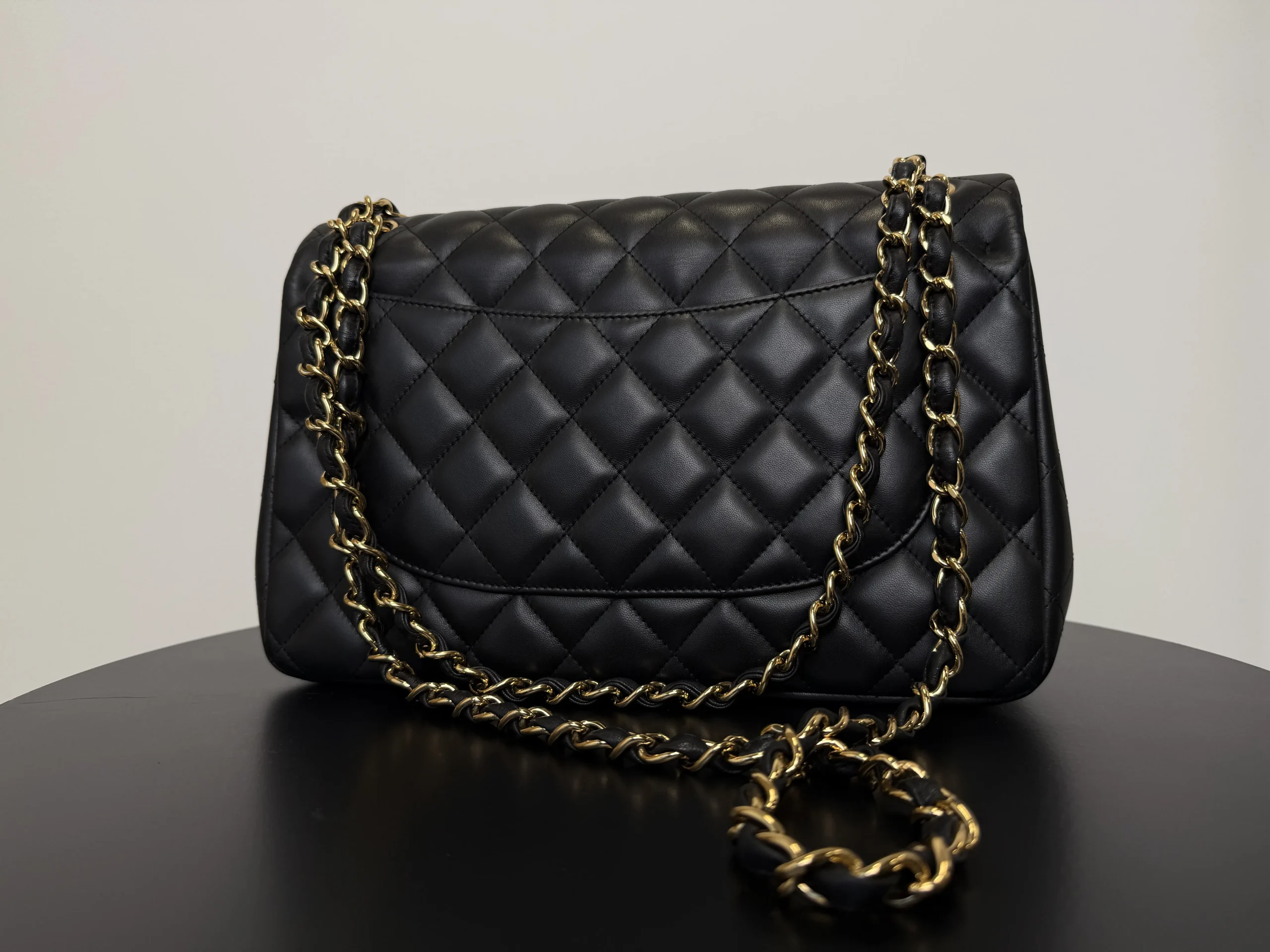 CHANEL Jumbo Classic Flap Bag CHANEL Jumbo Classic Flap Bag
