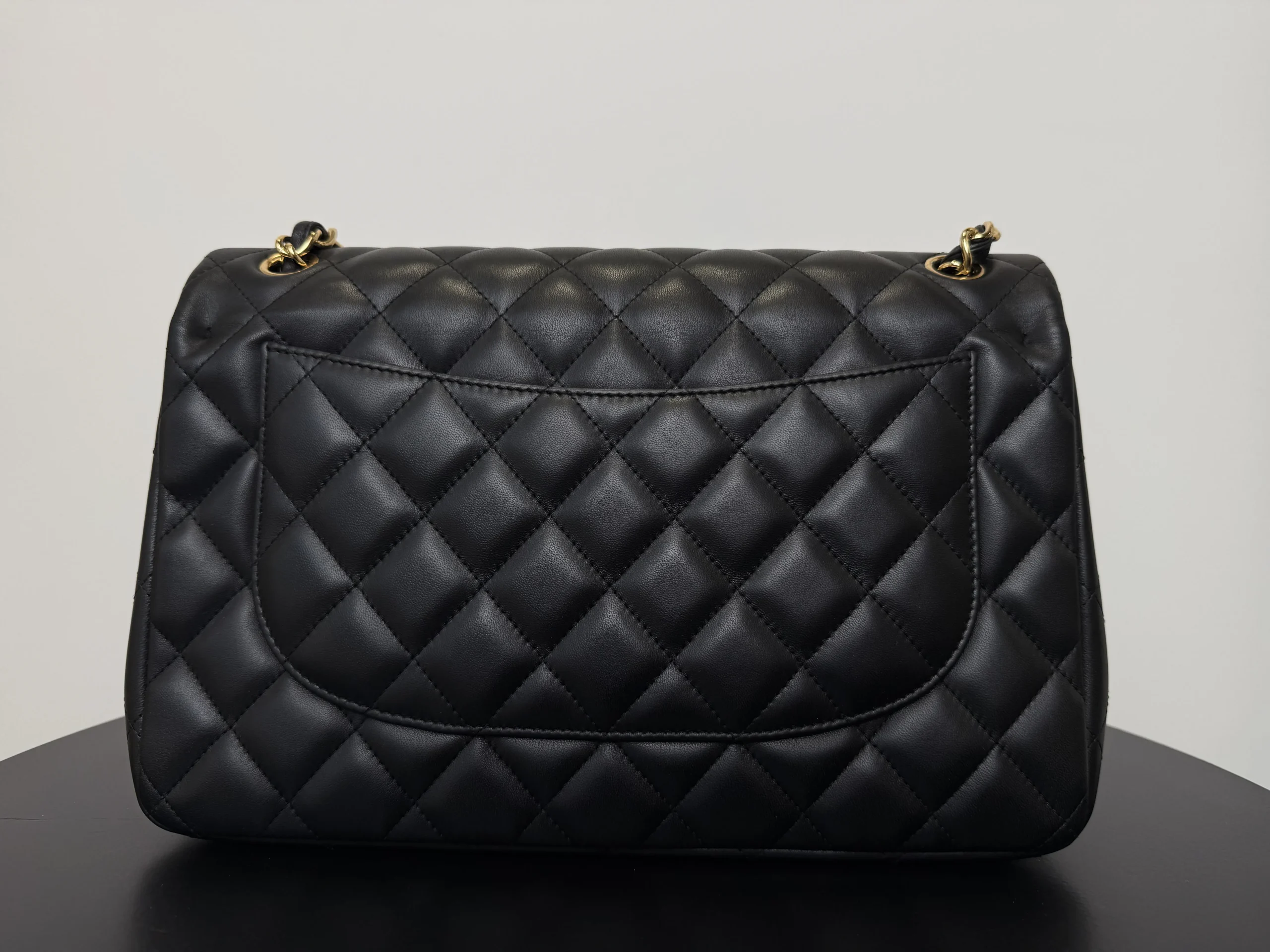 CHANEL Jumbo Classic Flap Bag CHANEL Jumbo Classic Flap Bag