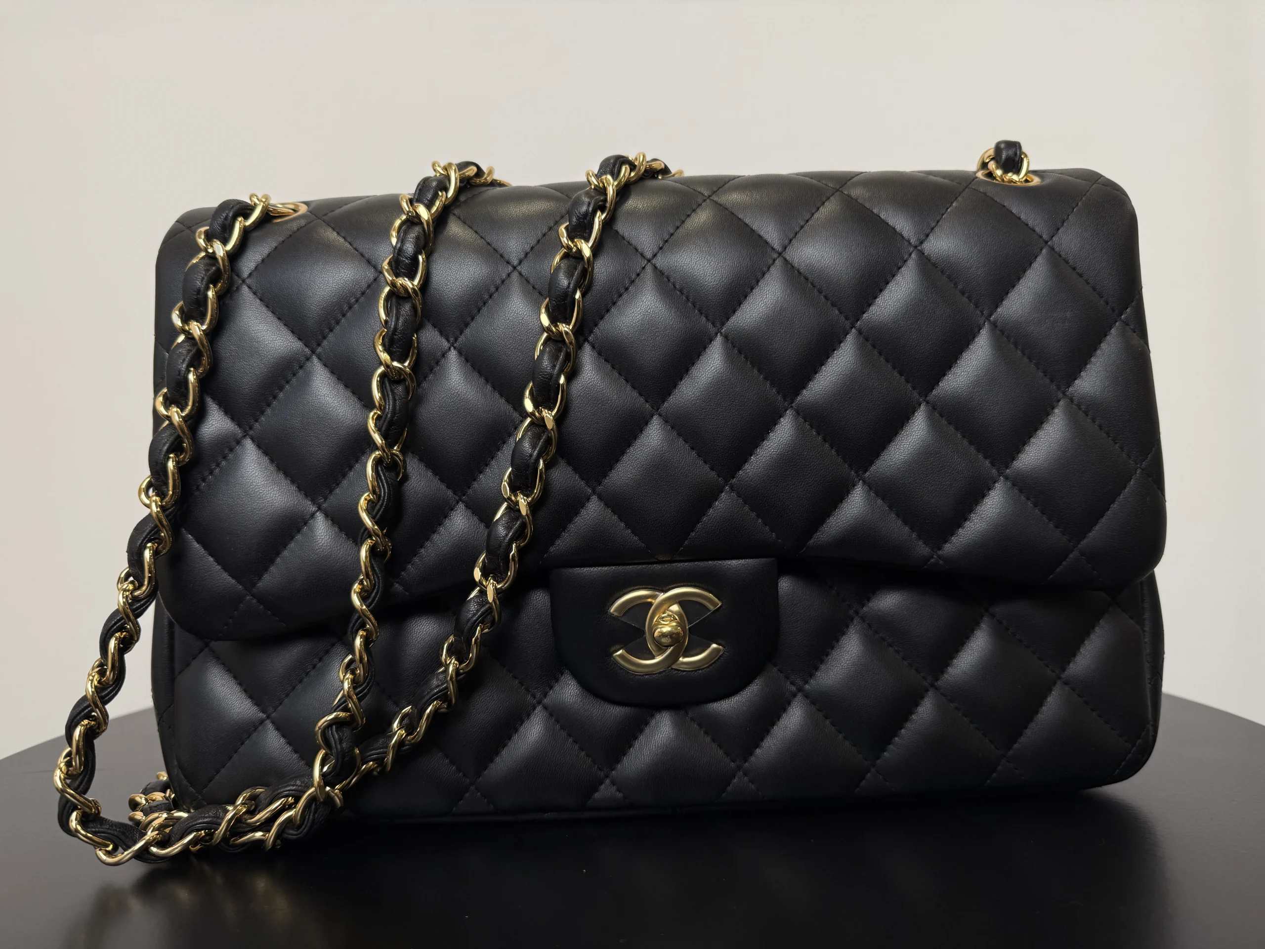 CHANEL Jumbo Classic Flap Bag CHANEL Jumbo Classic Flap Bag