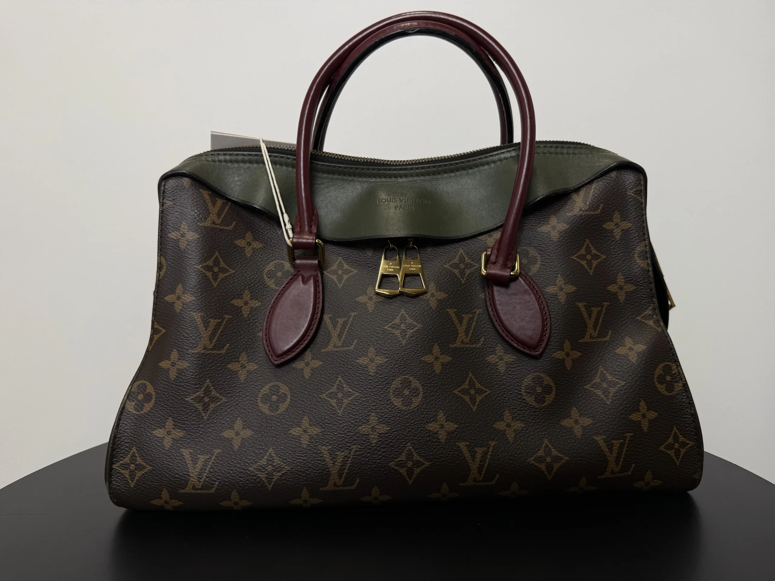LOUIS VUITTON Monogram Tuileries Tote Handbag LOUIS VUITTON Monogram Tuileries Tote Handbag