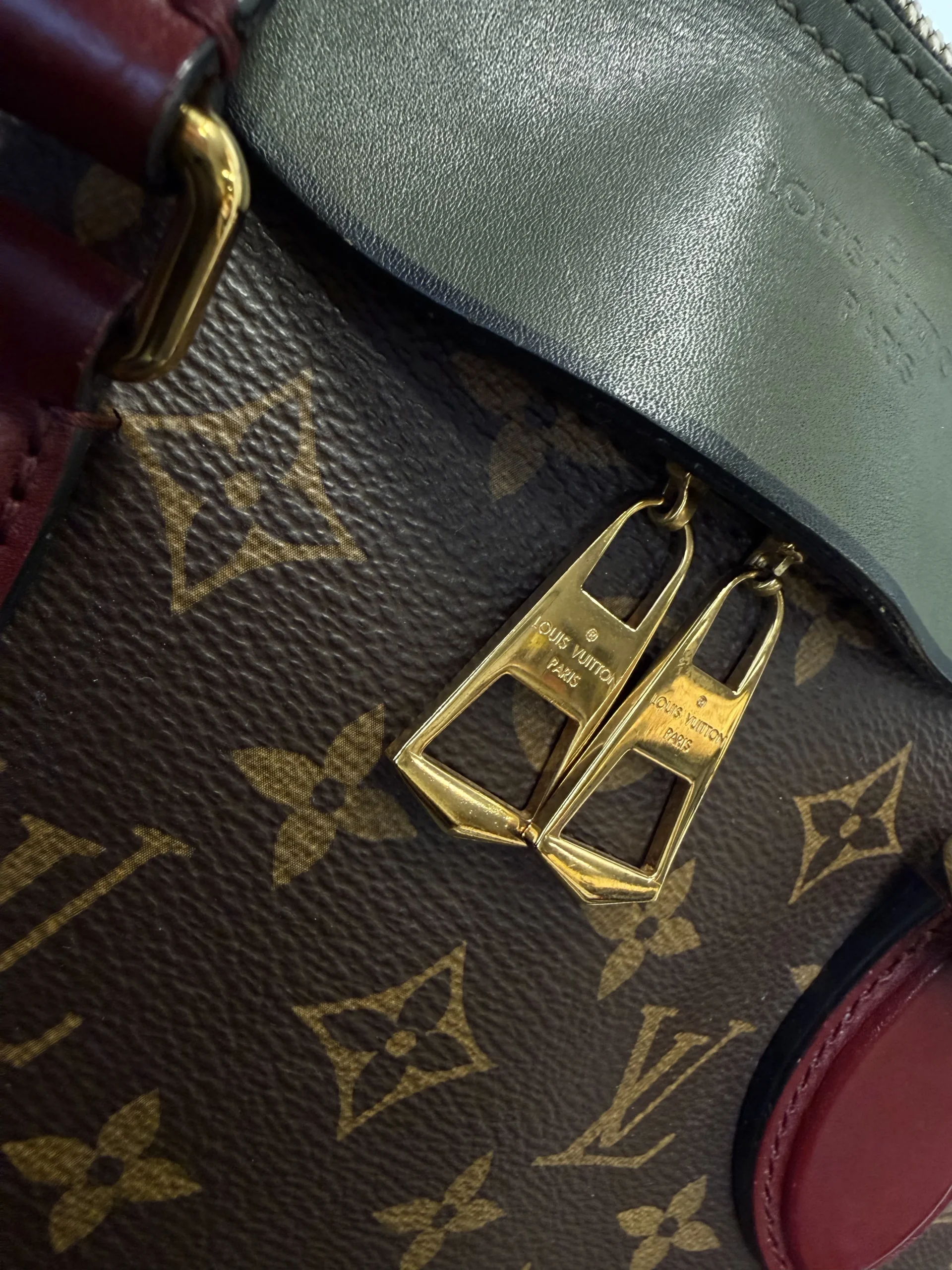 LOUIS VUITTON Monogram Tuileries Tote Handbag LOUIS VUITTON Monogram Tuileries Tote Handbag