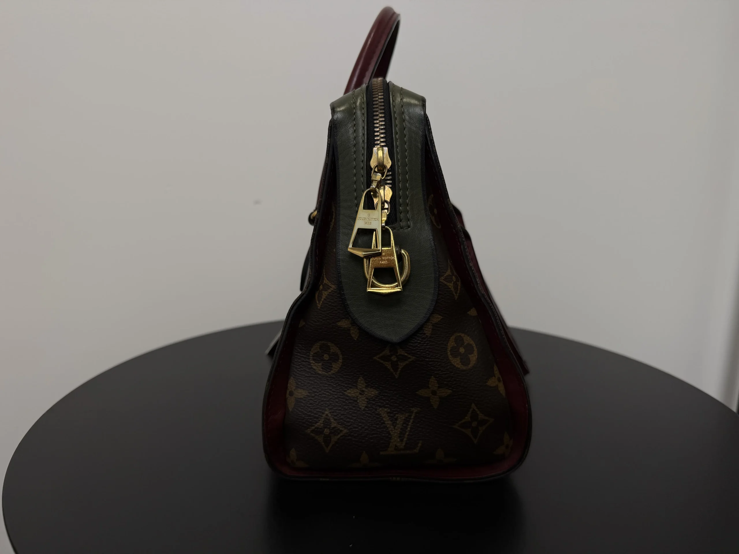 LOUIS VUITTON Monogram Tuileries Tote Handbag LOUIS VUITTON Monogram Tuileries Tote Handbag